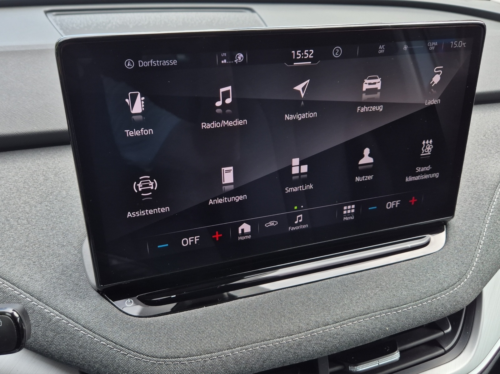 SKODA Enyaq iV 80-image-16