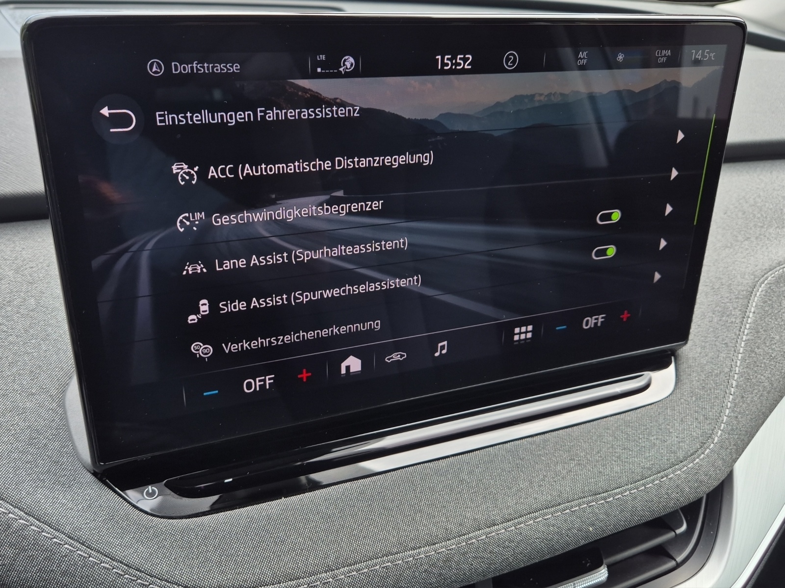 SKODA Enyaq iV 80-image-15