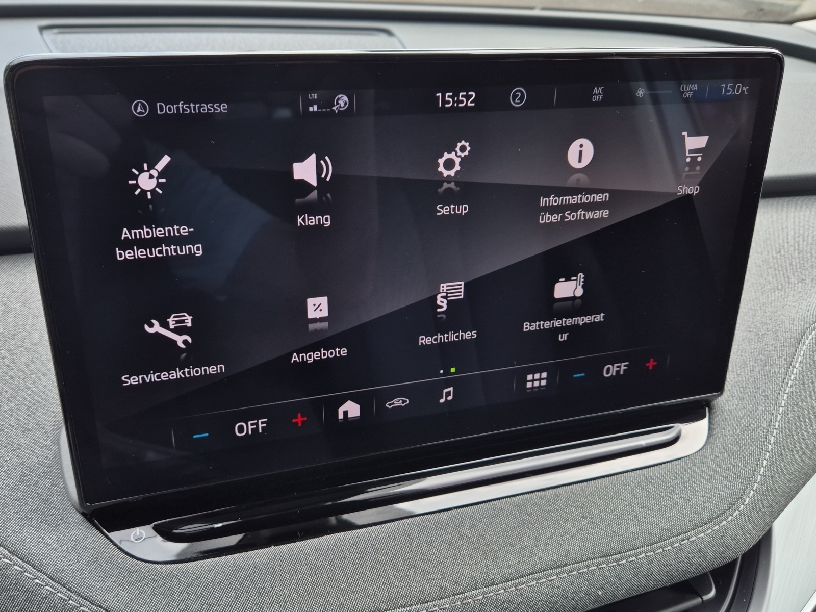 SKODA Enyaq iV 80-image-17