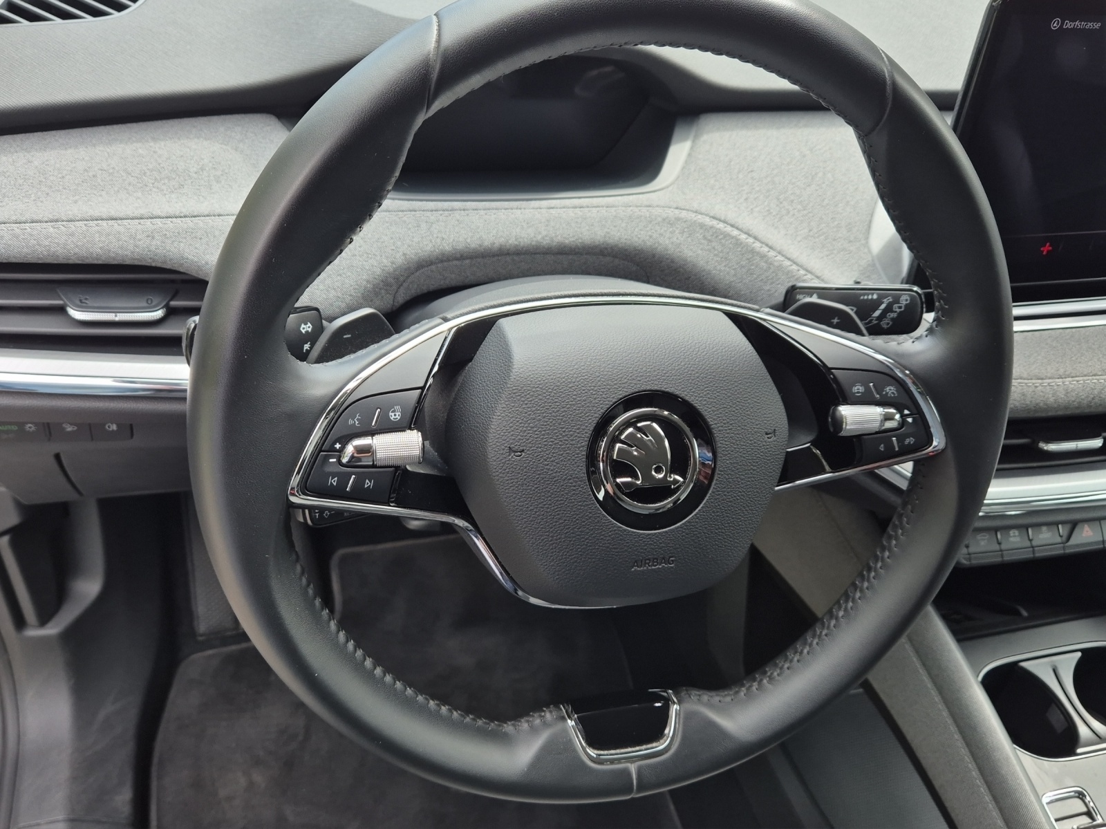 SKODA Enyaq iV 80-image-9