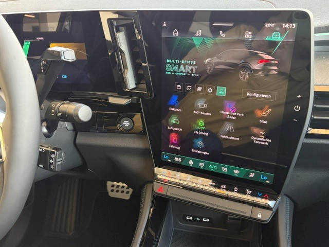 RENAULT Rafale 1.2 E-Tech Plug-in Hybrid 300 4x4 Atelier Alpine-image-10
