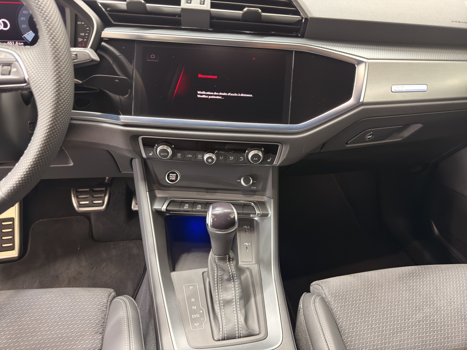 AUDI Q3 35 TFSI S line Attraction S-tronic-image-10