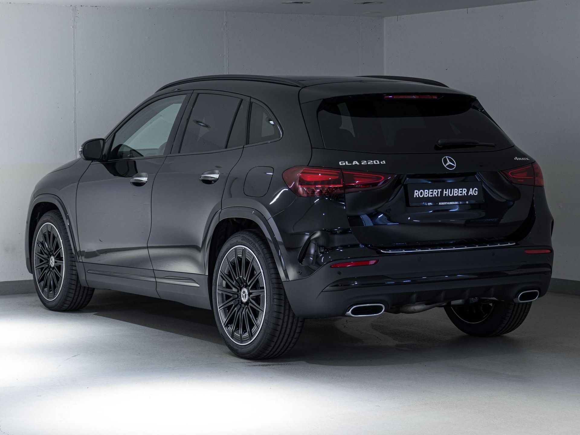 MERCEDES-BENZ GLA 220 d 4MATIC "Swiss Star"-image-3