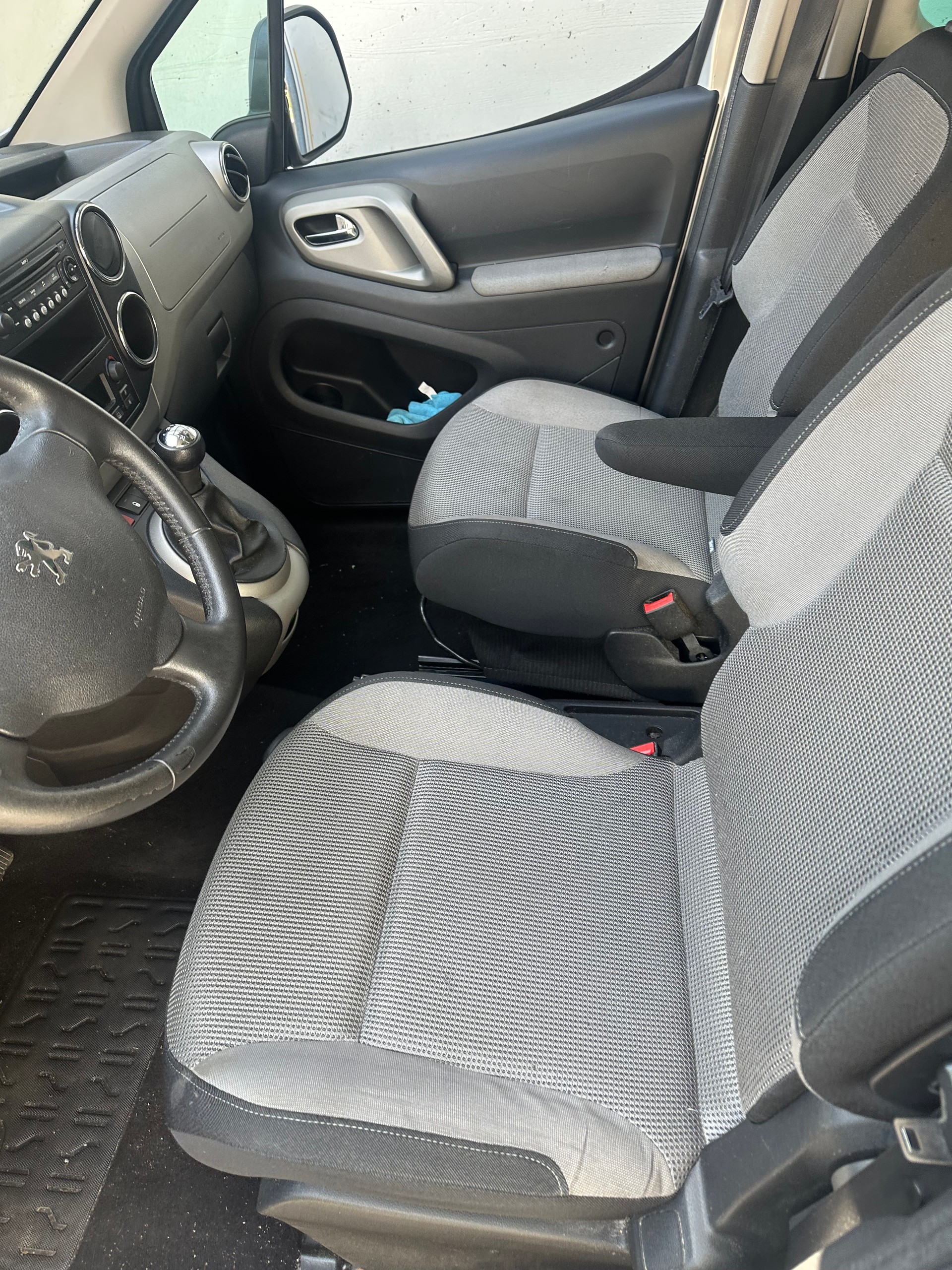 PEUGEOT Partner 1.6 Trendy Clim (Pack)-image-6