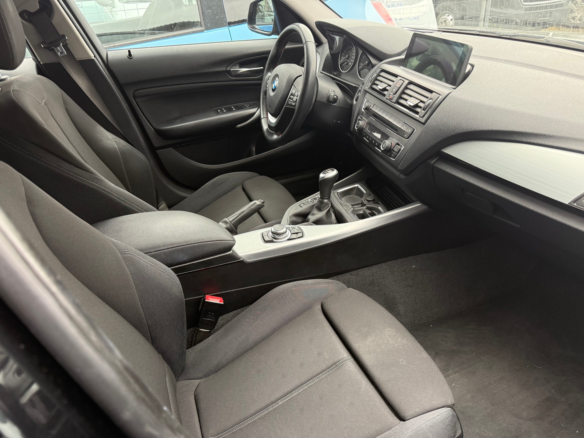 BMW 120d xDrive Sport Line-image-5