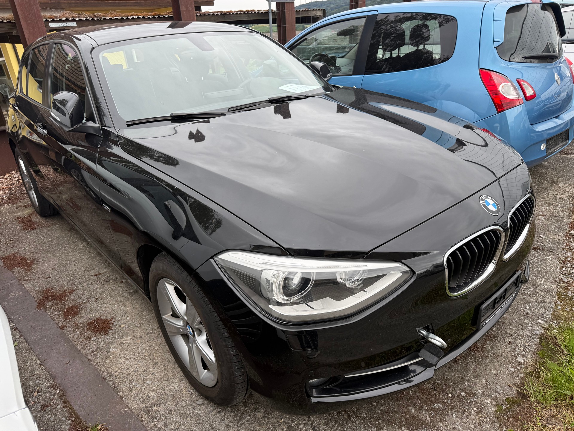 BMW 120d xDrive Sport Line-image-1