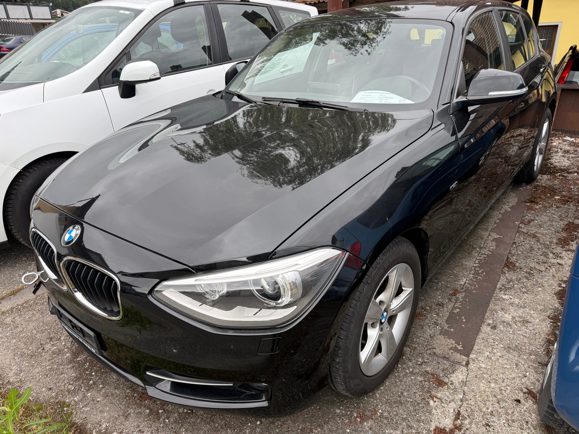BMW 120d xDrive Sport Line-image-0