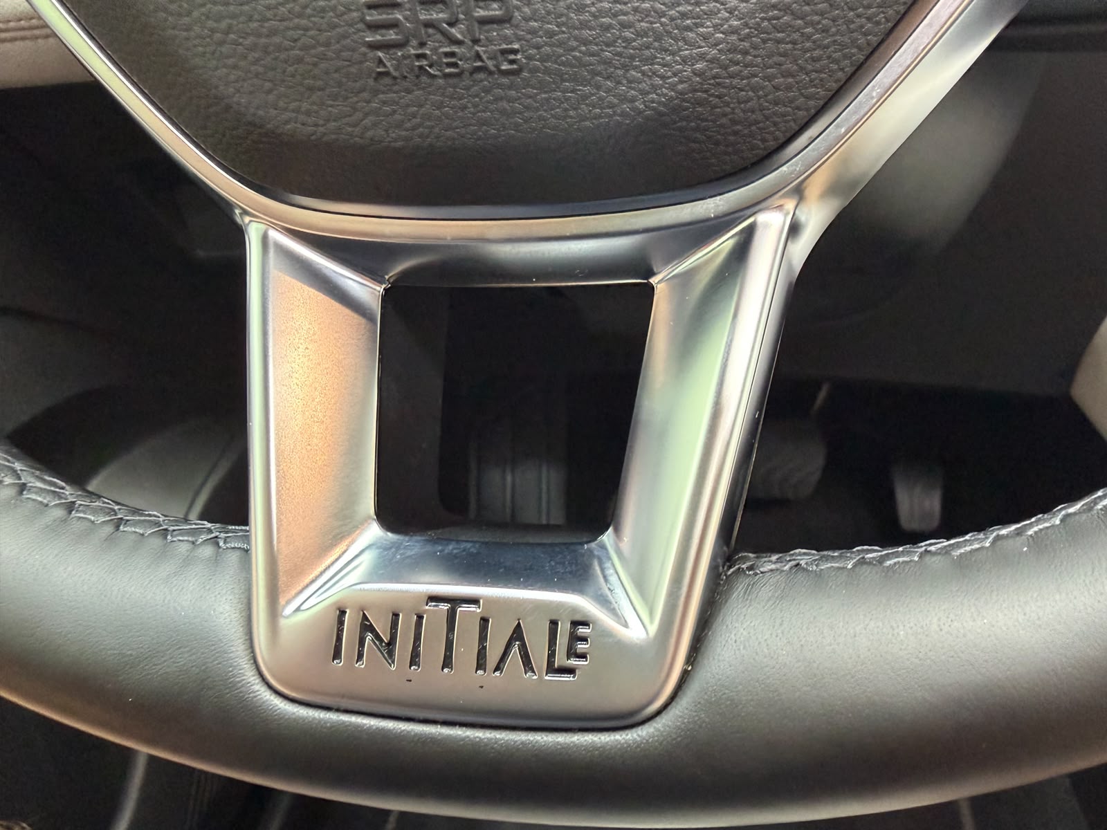 RENAULT Captur 1.6 E-Tech Initiale Paris DHT-image-21
