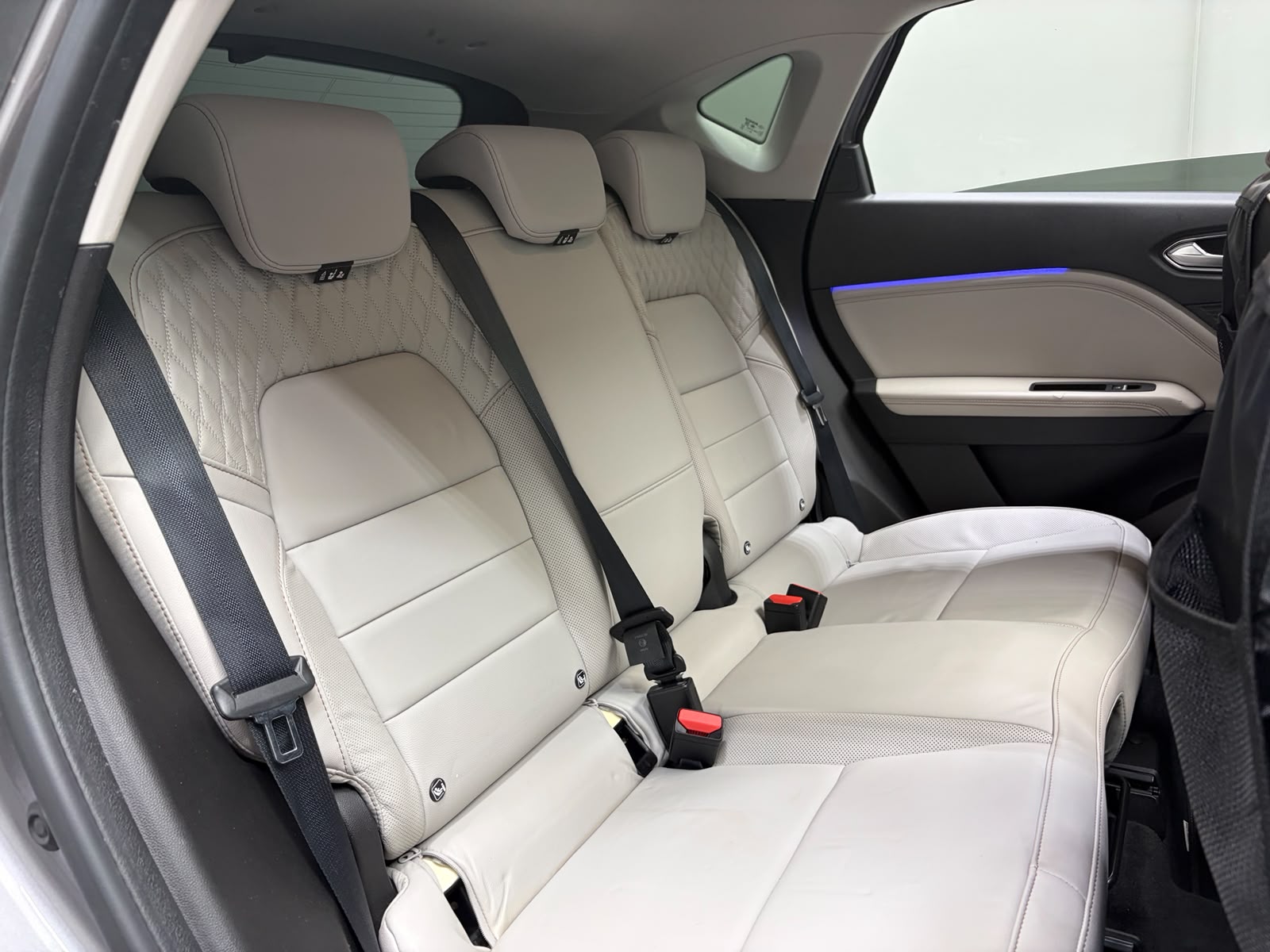 RENAULT Captur 1.6 E-Tech Initiale Paris DHT-image-14