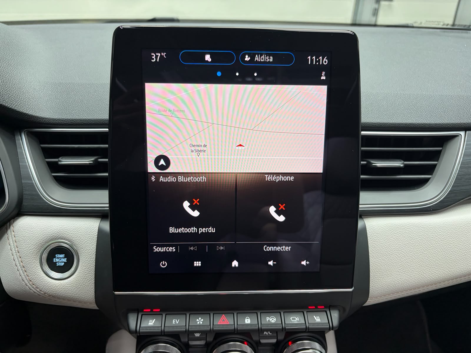 RENAULT Captur 1.6 E-Tech Initiale Paris DHT-image-23