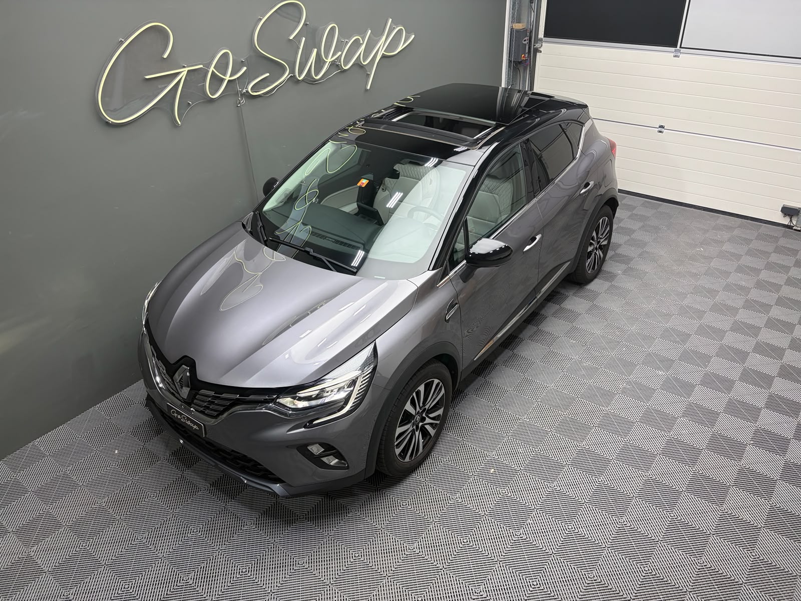 RENAULT Captur 1.6 E-Tech Initiale Paris DHT-image-5