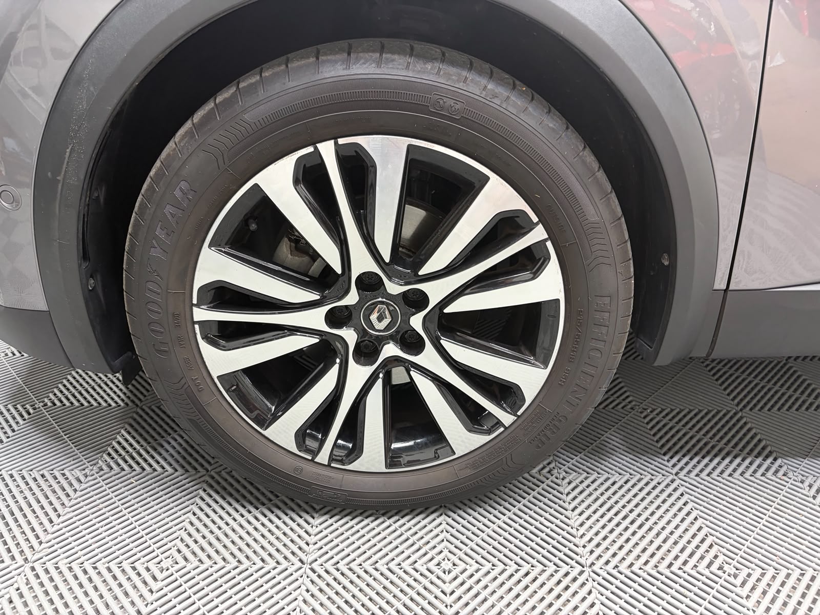 RENAULT Captur 1.6 E-Tech Initiale Paris DHT-image-29