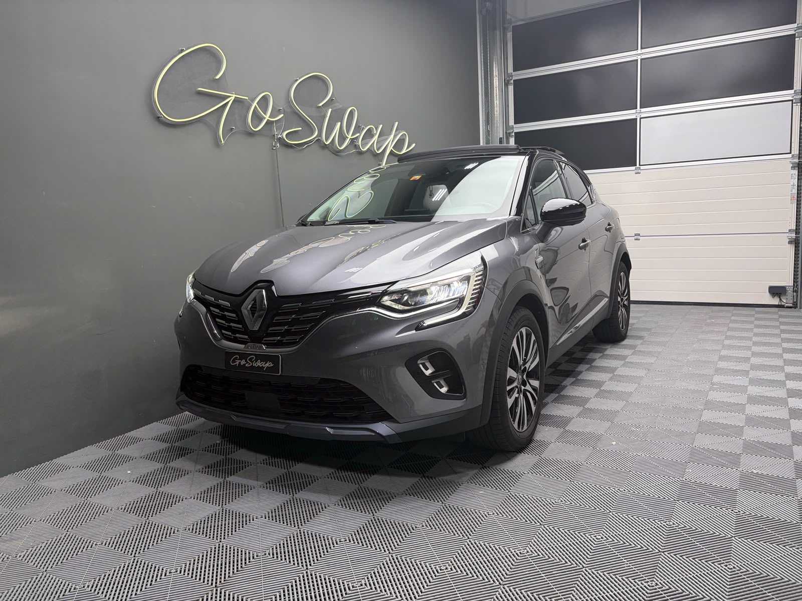 RENAULT Captur 1.6 E-Tech Initiale Paris DHT-image-6