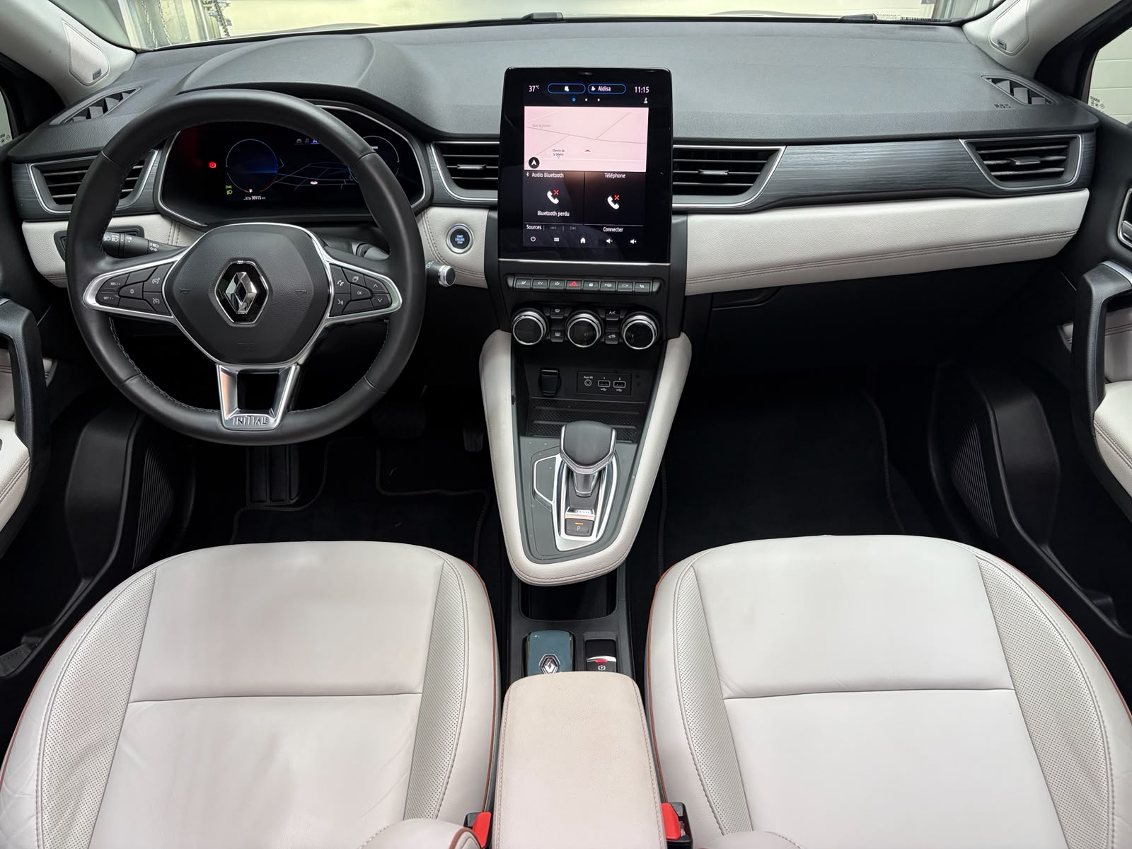 RENAULT Captur 1.6 E-Tech Initiale Paris DHT-image-16