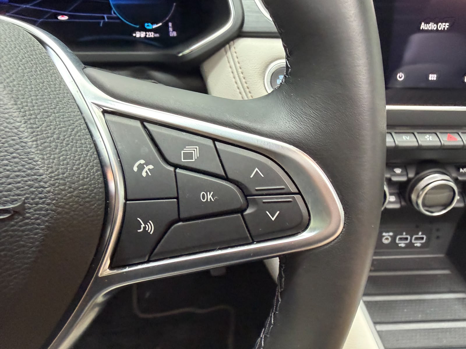 RENAULT Captur 1.6 E-Tech Initiale Paris DHT-image-20