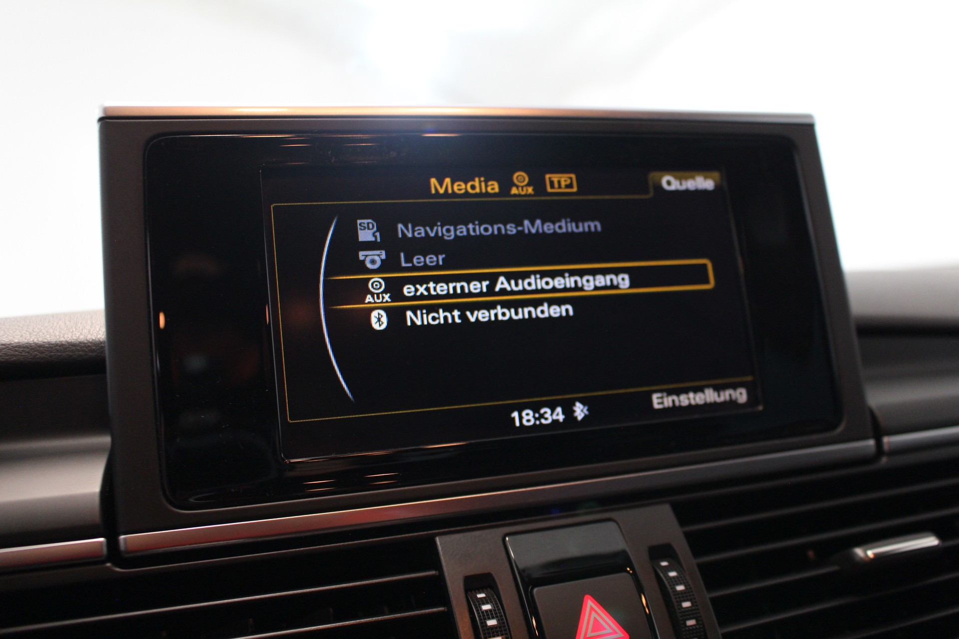 AUDI A6 Avant 2.0 TFSI M-Tronic-image-15