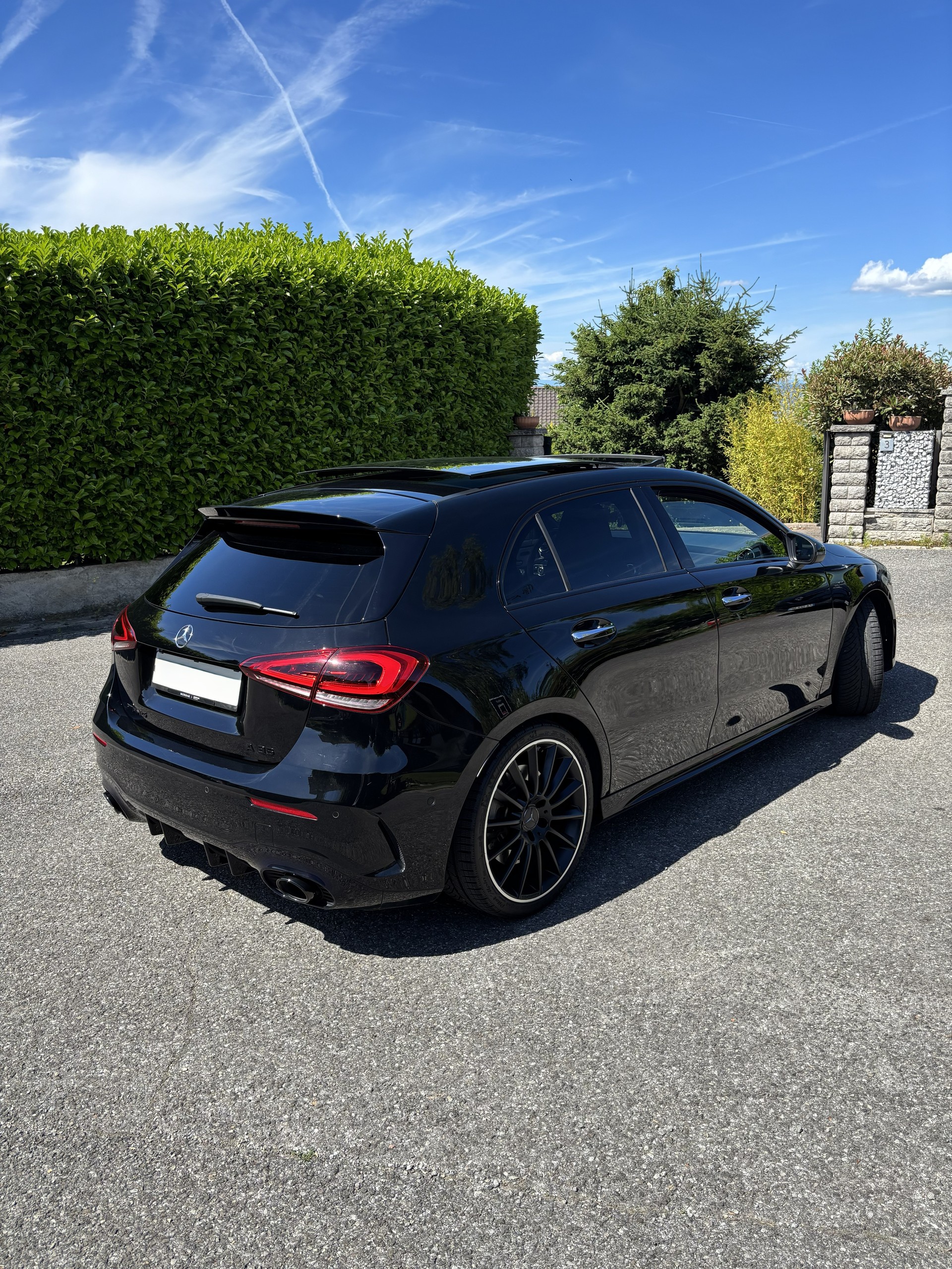MERCEDES-BENZ A 35 AMG 4matic-image-1