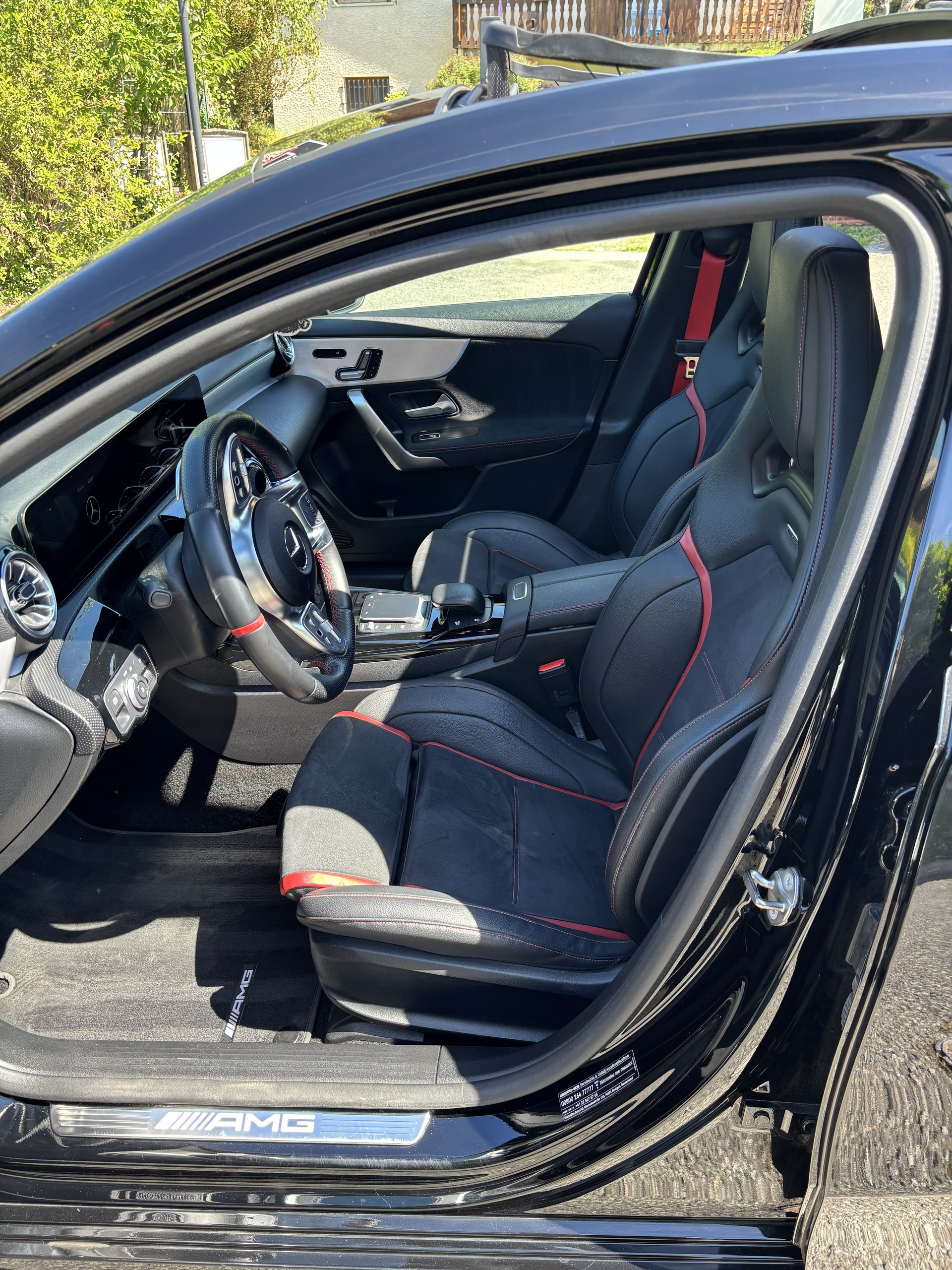 MERCEDES-BENZ A 35 AMG 4matic-image-2