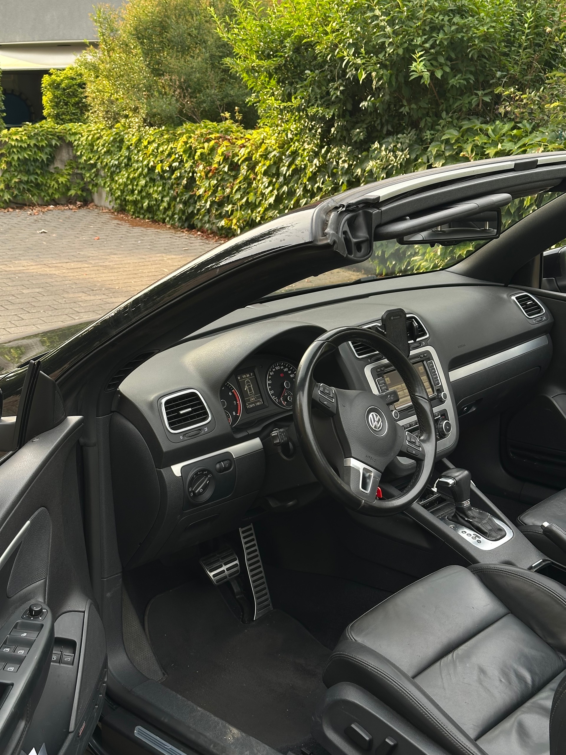 VW 2.0 210 TSI White Night DSG-image-4