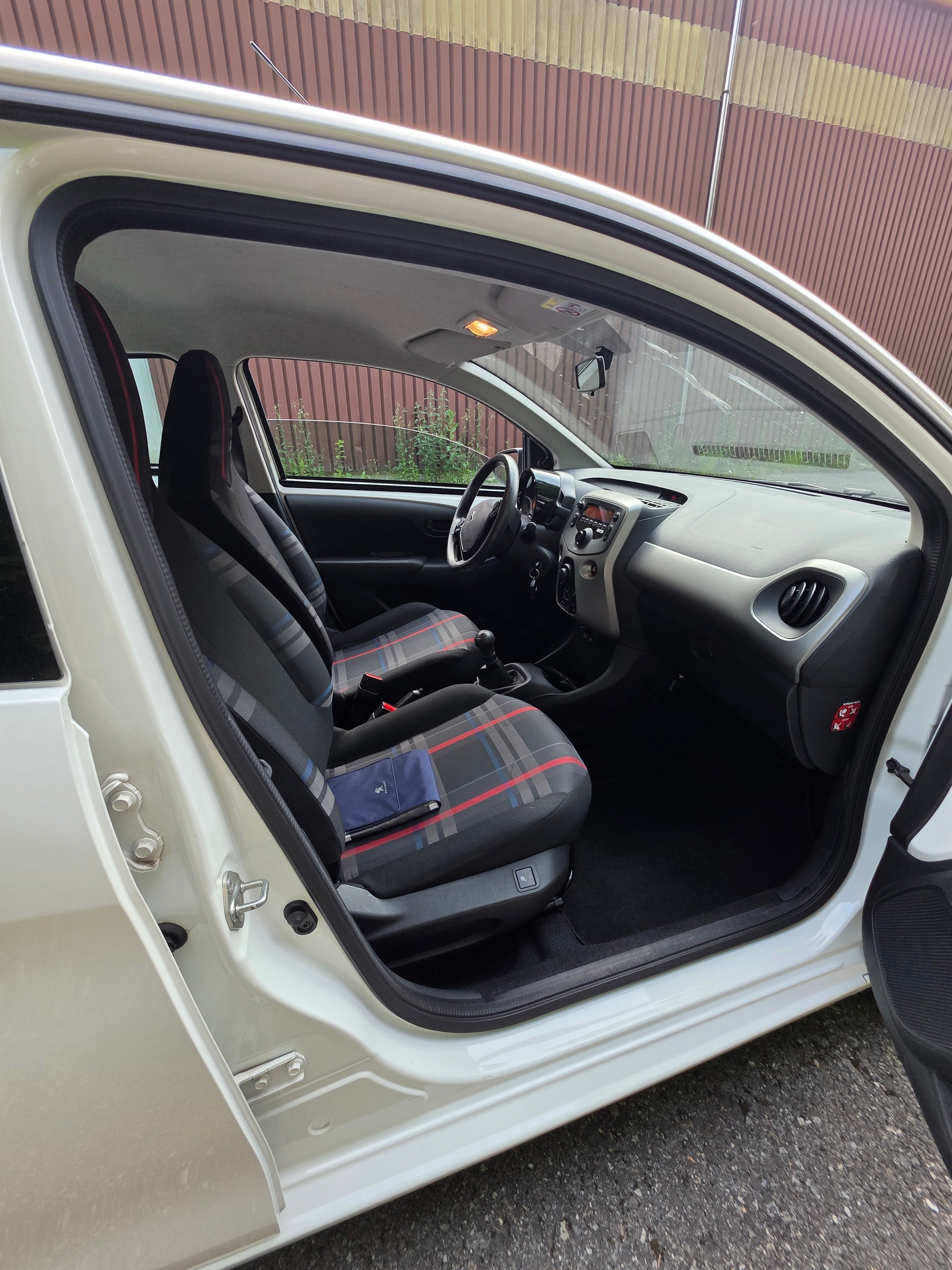 PEUGEOT 108 1.0 VTi Active-image-7