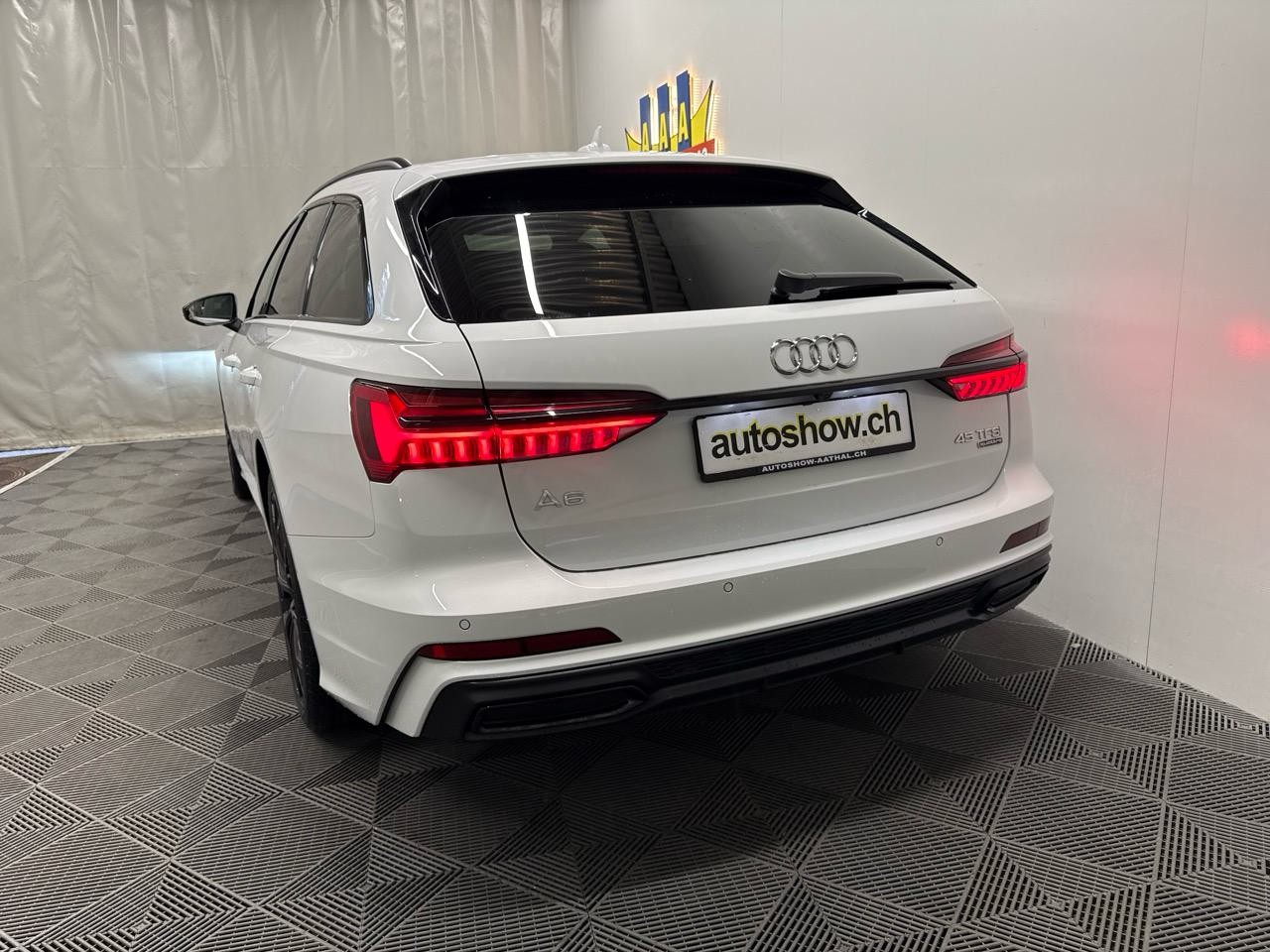 AUDI A6 Avant 45 TFSI S line S-tronic quattro-image-15