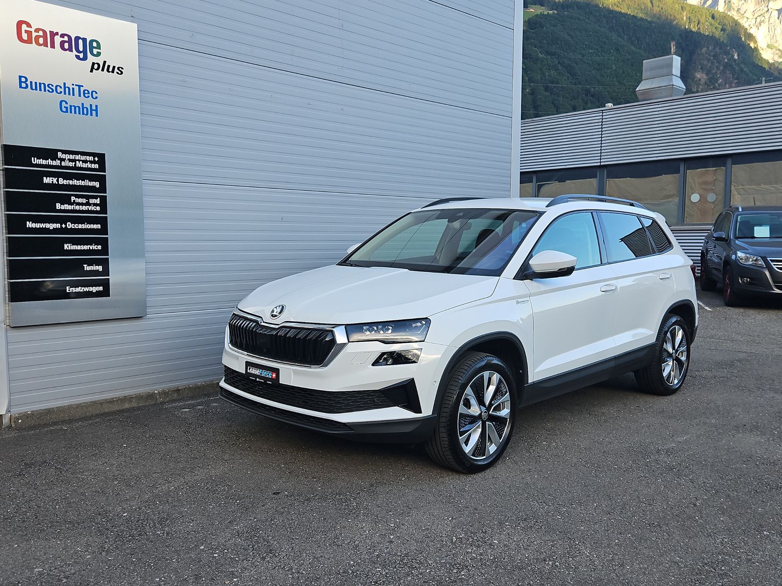 SKODA Karoq 2.0 TDI Style 4x4 DSG-image-0