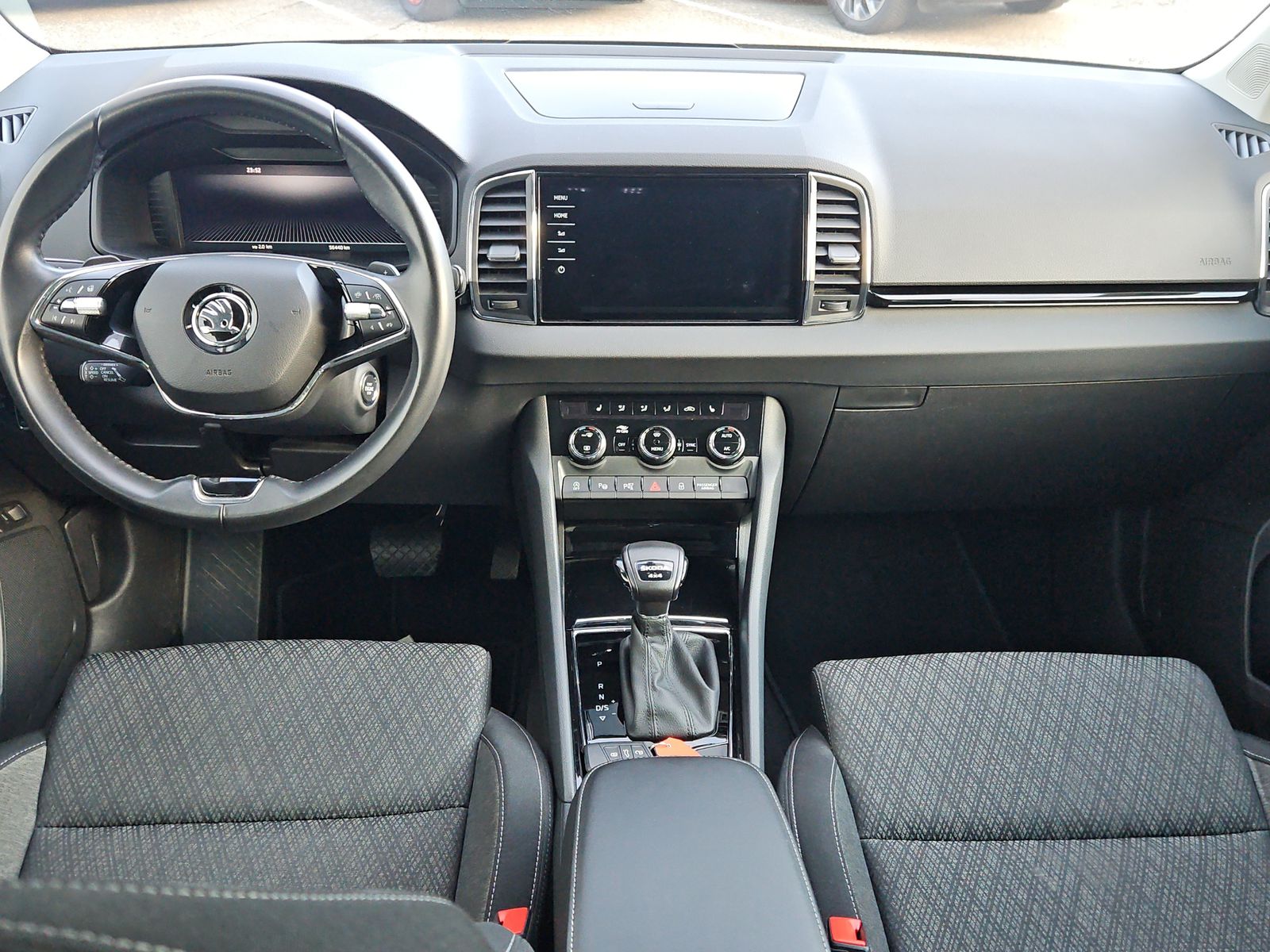 SKODA Karoq 2.0 TDI Style 4x4 DSG-image-8