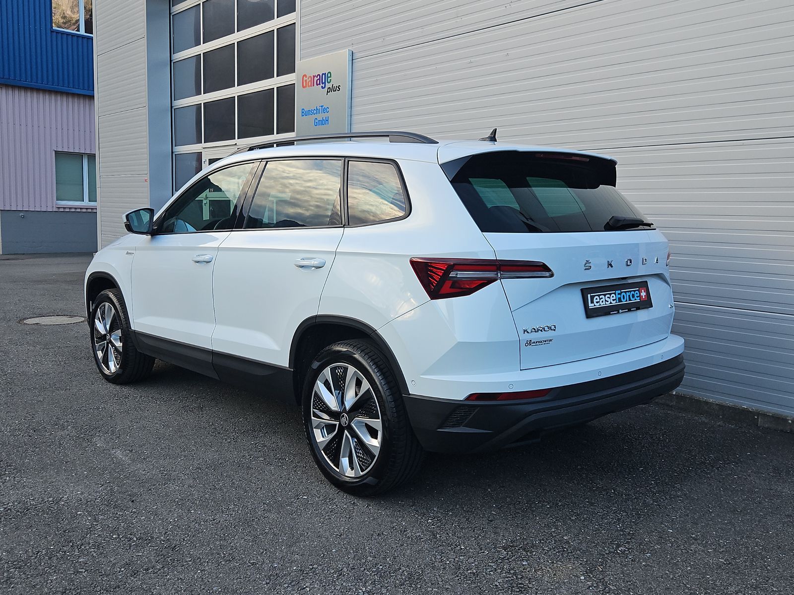 SKODA Karoq 2.0 TDI Style 4x4 DSG-image-2