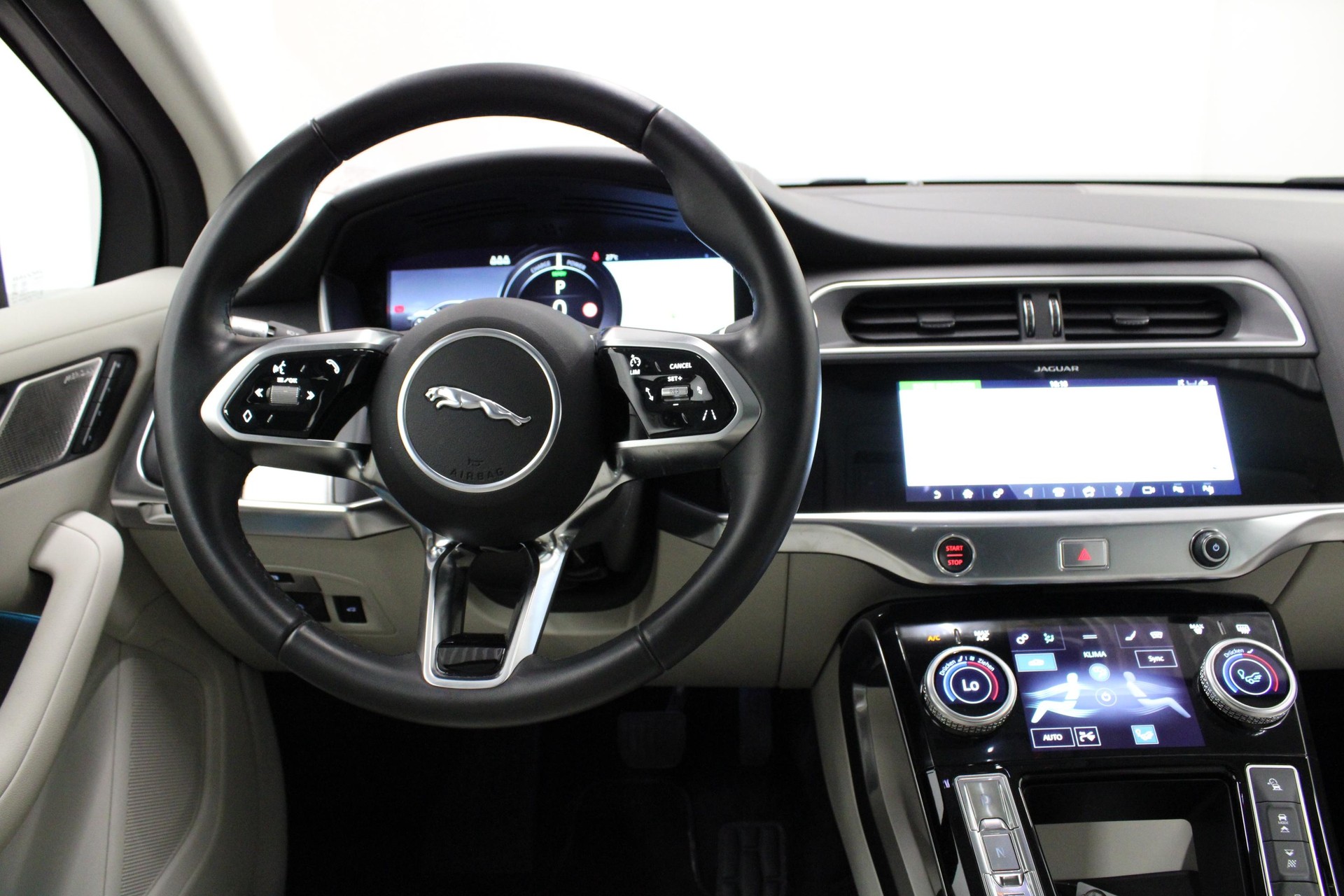 JAGUAR I-Pace EV400 S AWD-image-8