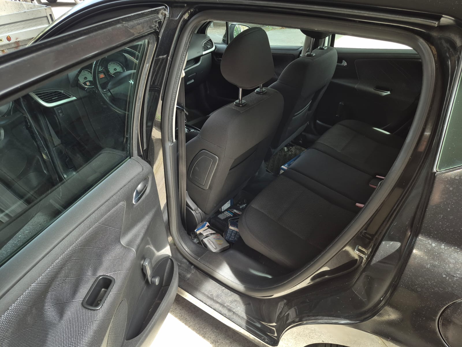 PEUGEOT 207 SW 1.6 16V Trendy Automatic-image-12
