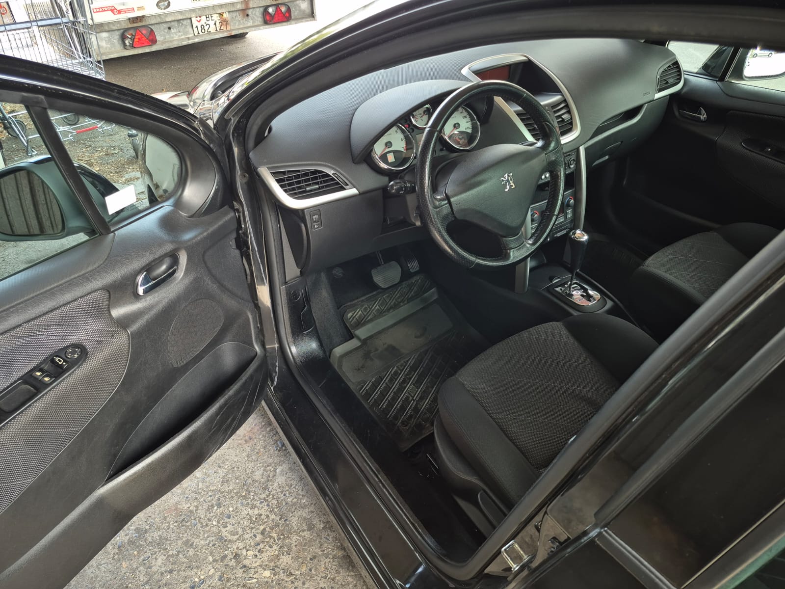 PEUGEOT 207 SW 1.6 16V Trendy Automatic-image-11