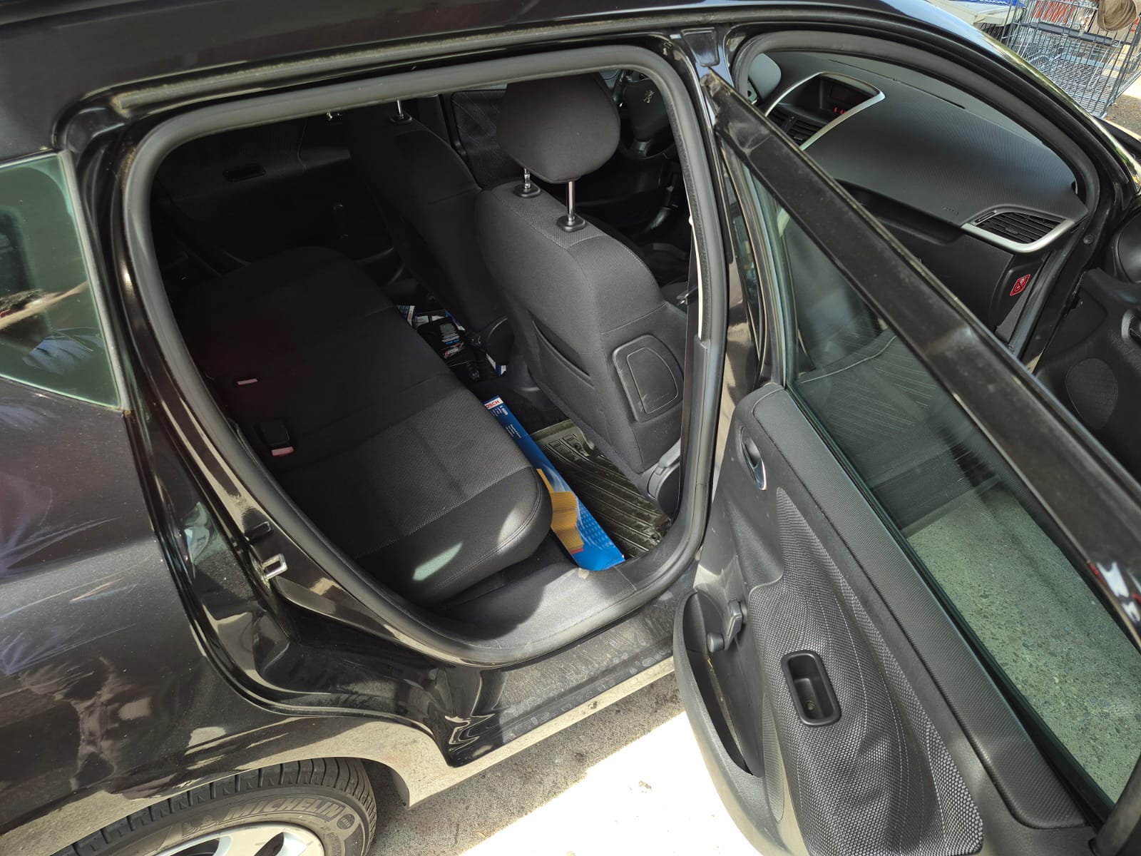PEUGEOT 207 SW 1.6 16V Trendy Automatic-image-8