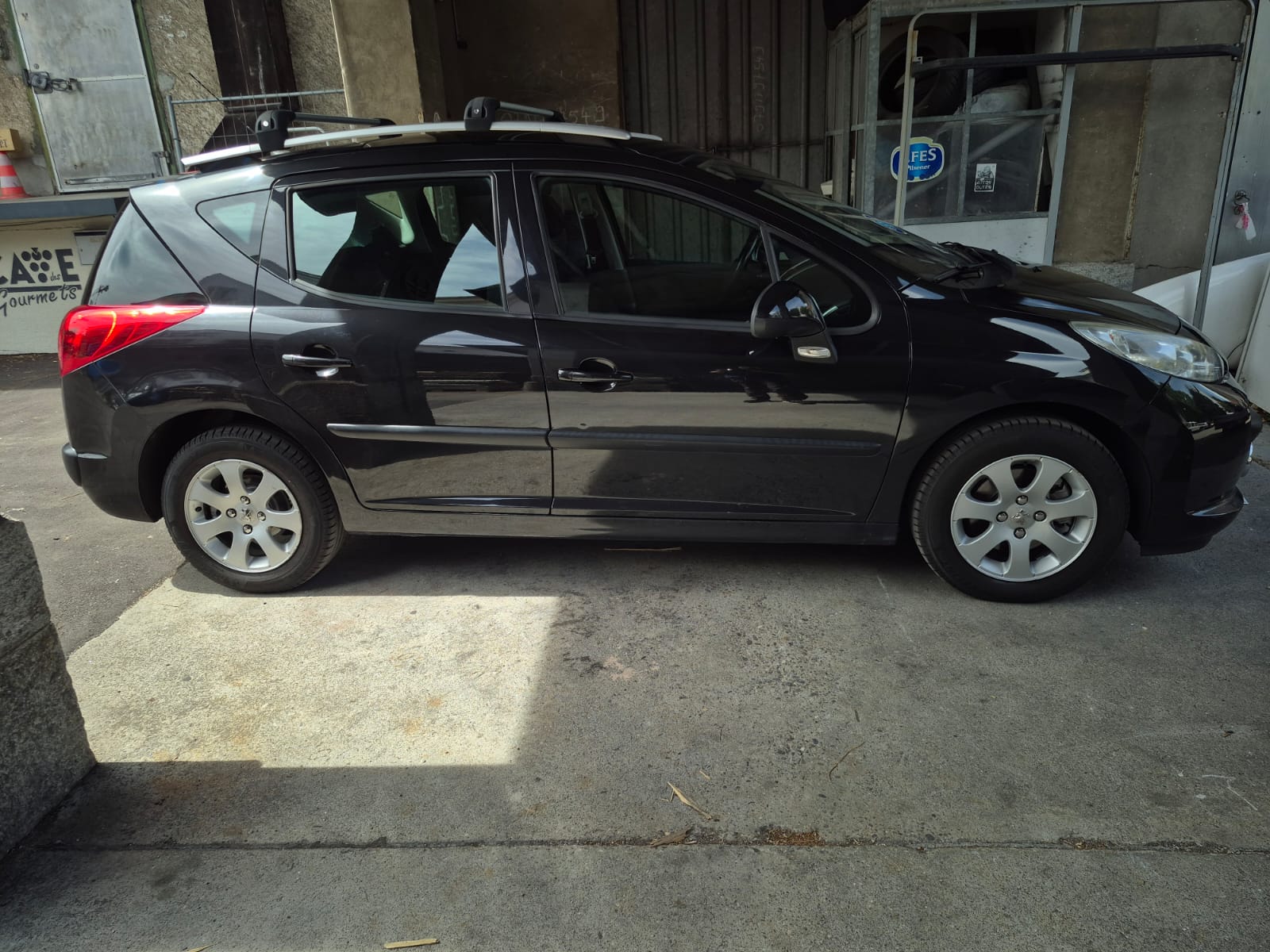 PEUGEOT 207 SW 1.6 16V Trendy Automatic-image-10