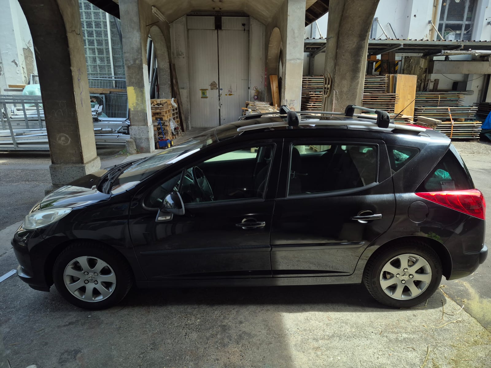 PEUGEOT 207 SW 1.6 16V Trendy Automatic-image-1