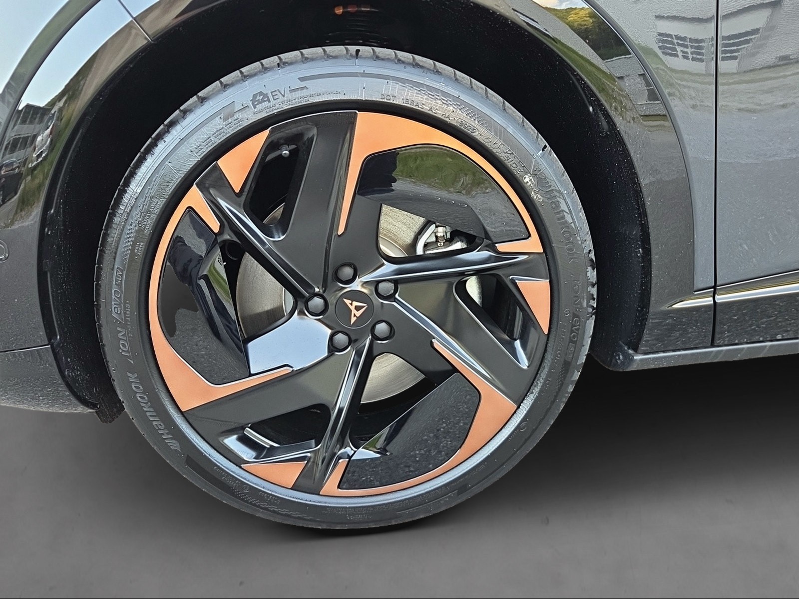 CUPRA Tavascan Prime Edition Adrenaline 4D-image-4