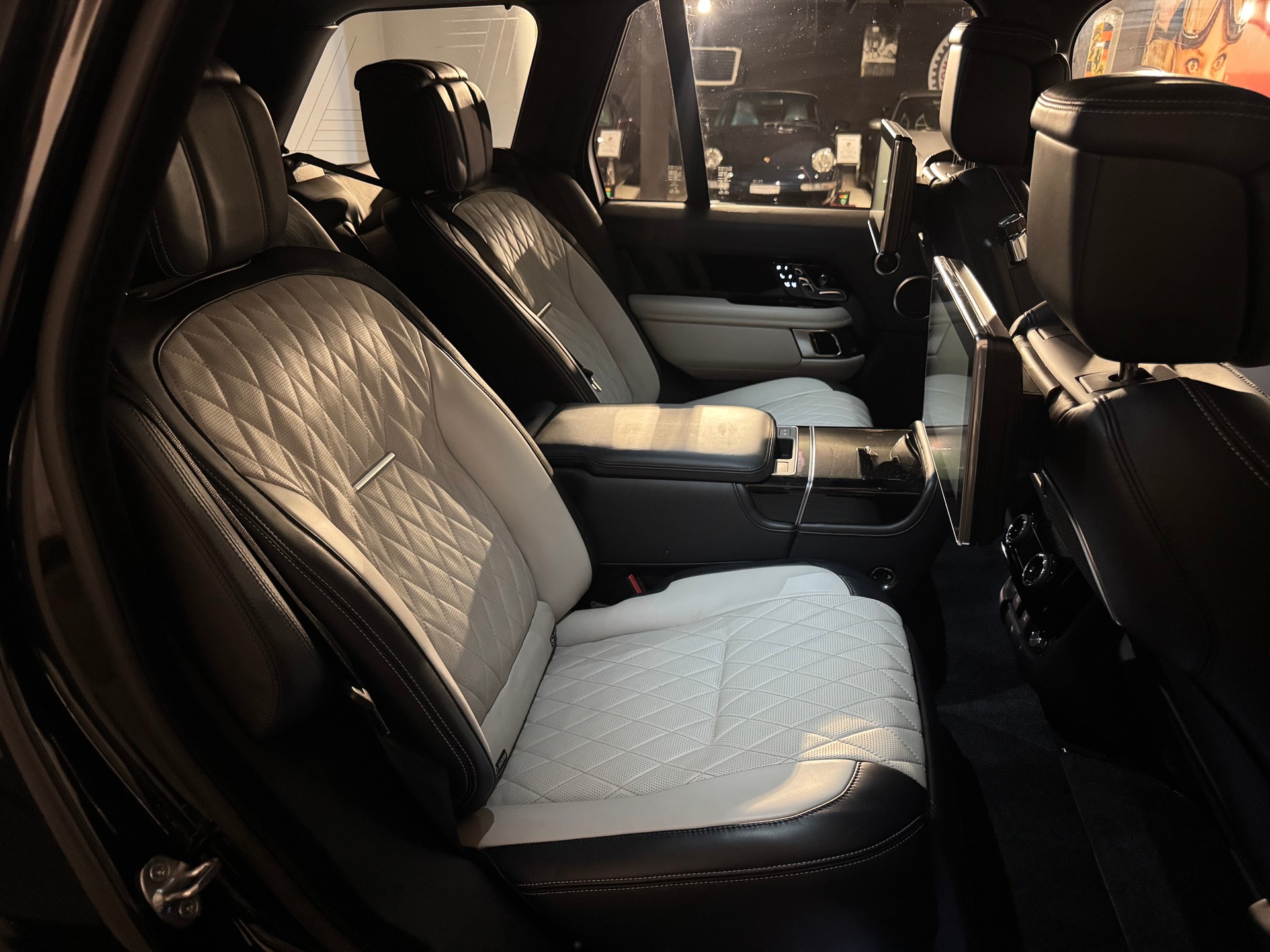 LAND ROVER Range Rover 5.0 V8 S/C SV AB Dynamic Automatic-image-21