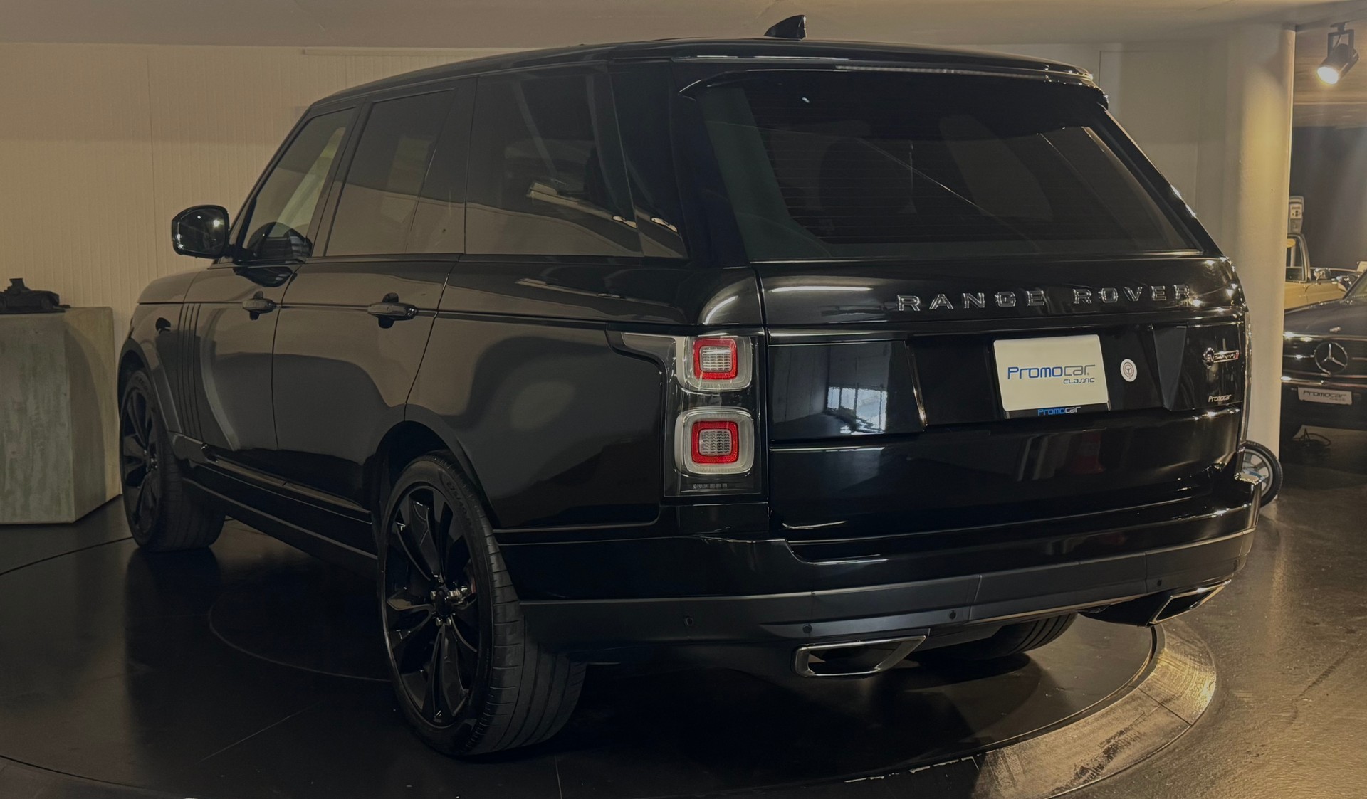 LAND ROVER Range Rover 5.0 V8 S/C SV AB Dynamic Automatic-image-2