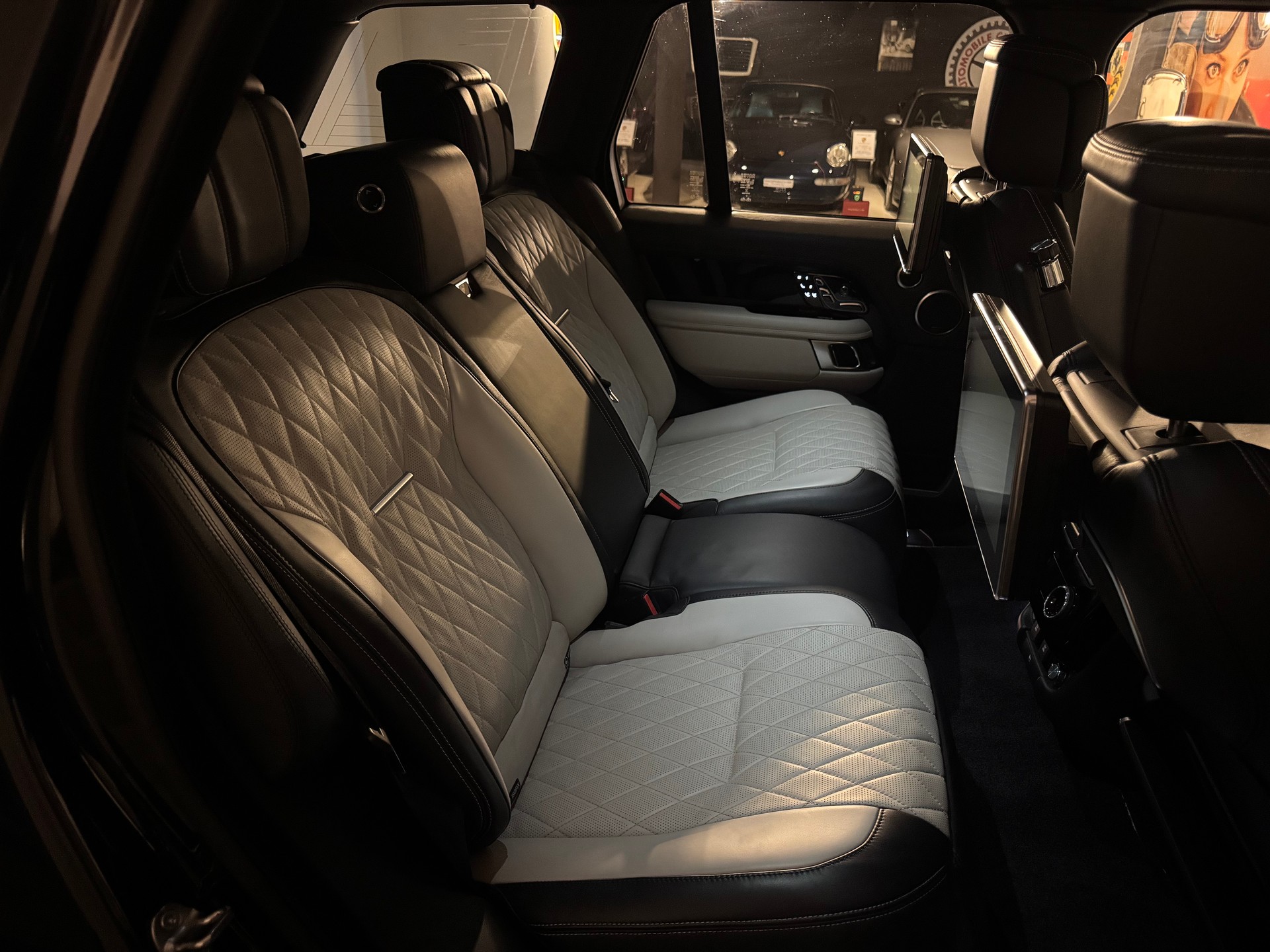 LAND ROVER Range Rover 5.0 V8 S/C SV AB Dynamic Automatic-image-22