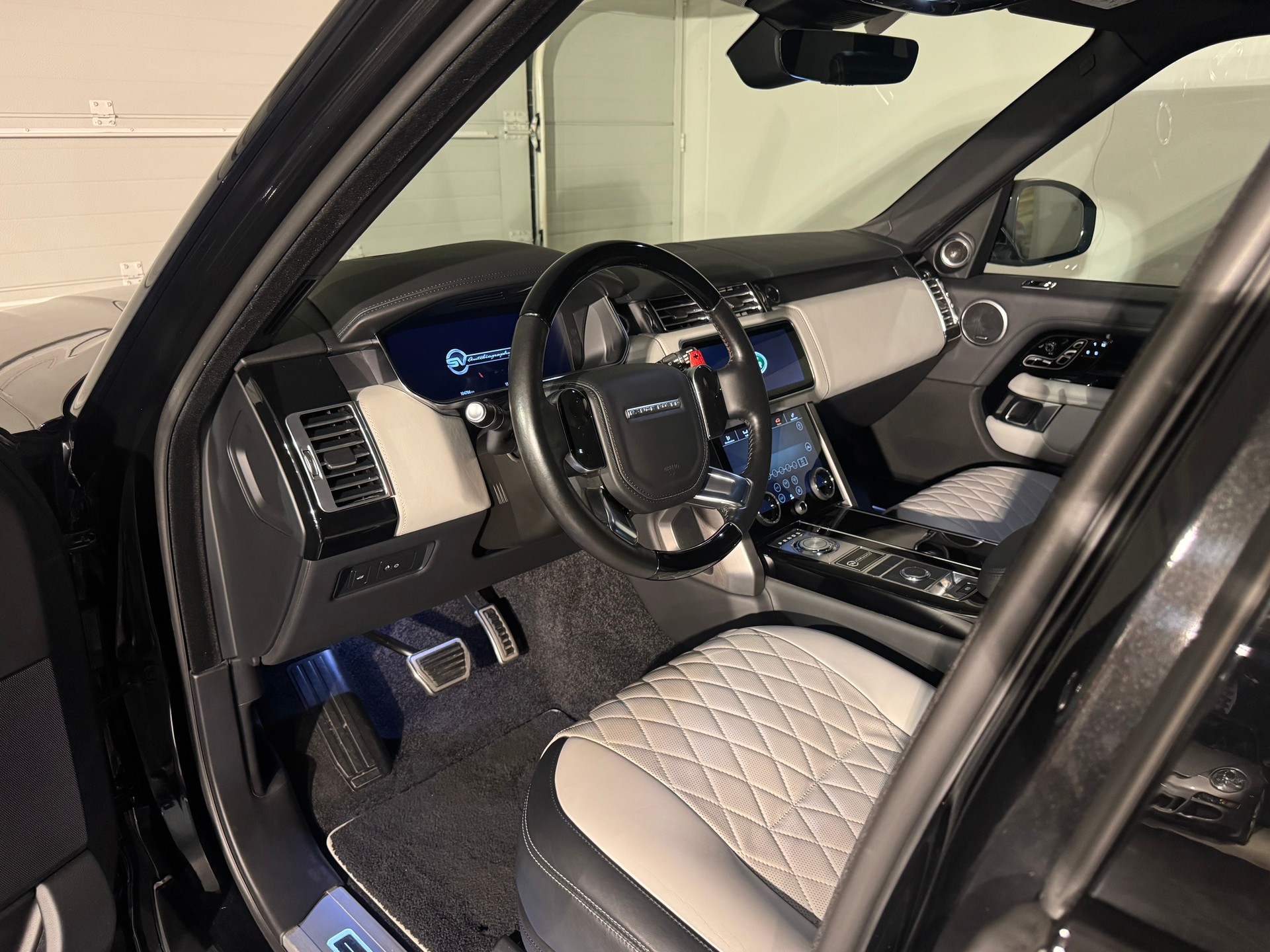 LAND ROVER Range Rover 5.0 V8 S/C SV AB Dynamic Automatic-image-12
