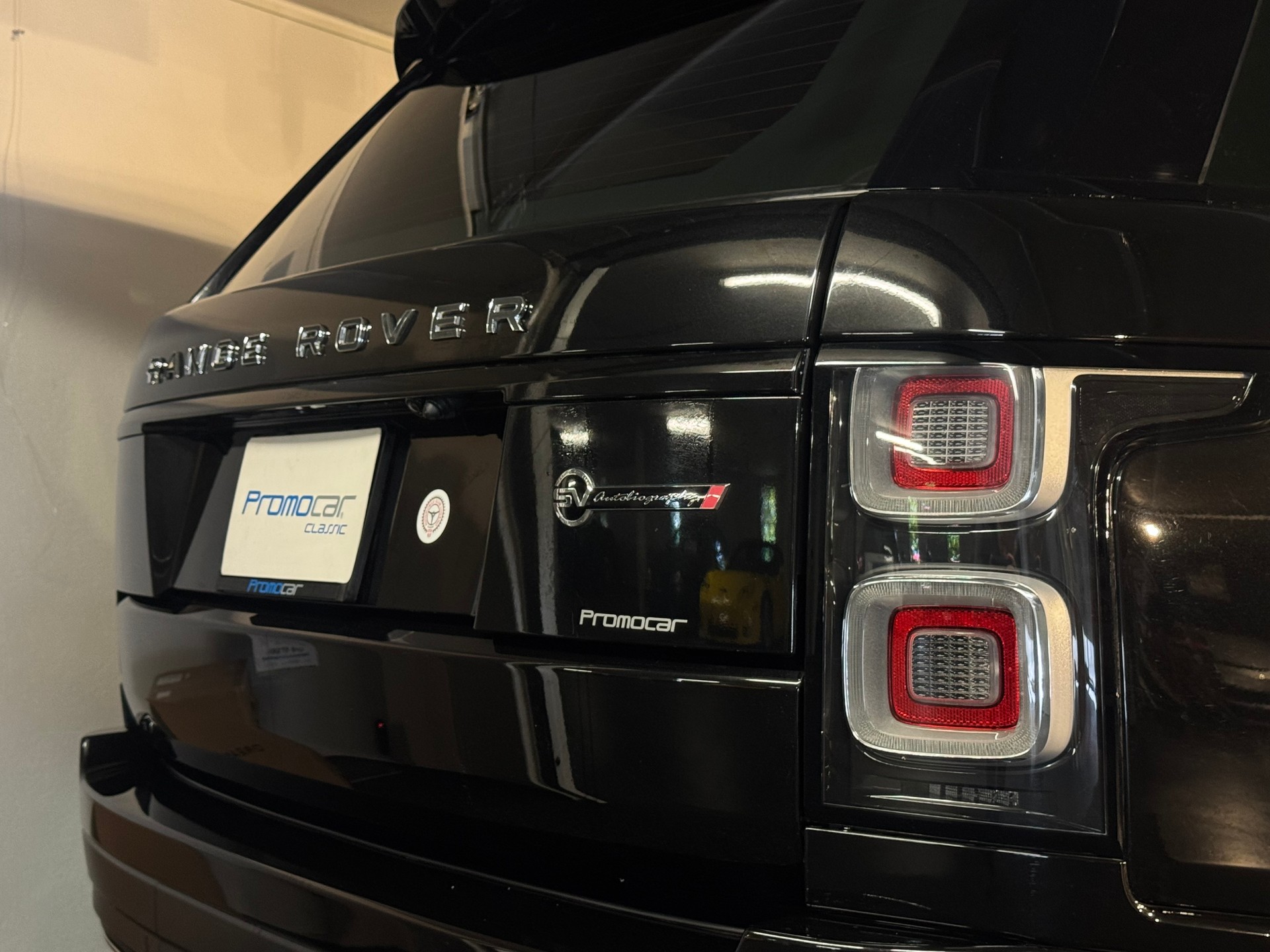 LAND ROVER Range Rover 5.0 V8 S/C SV AB Dynamic Automatic-image-5