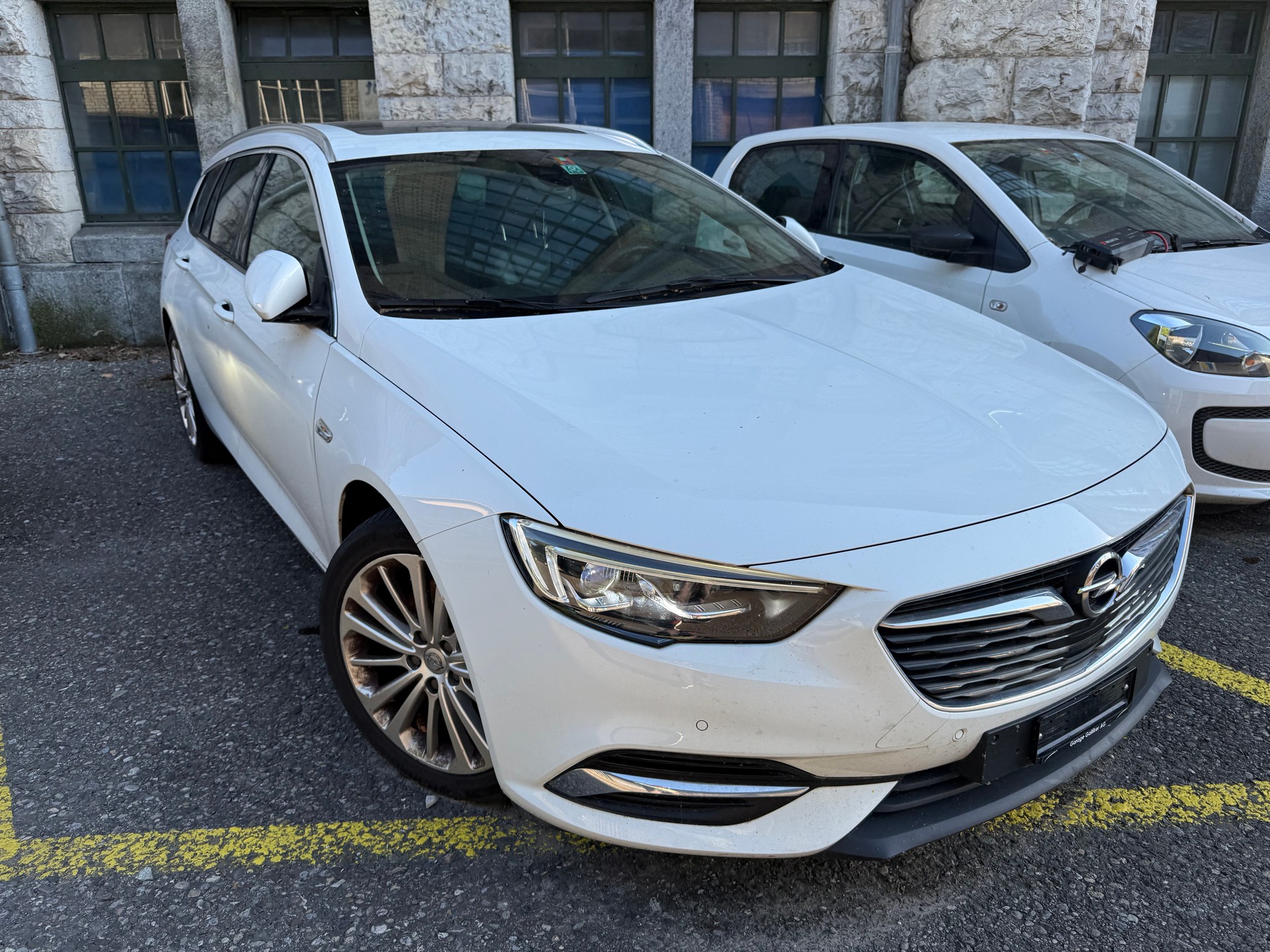 OPEL Insignia 2.0 CDTI Sports Tourer Excellence Automatic-image-1