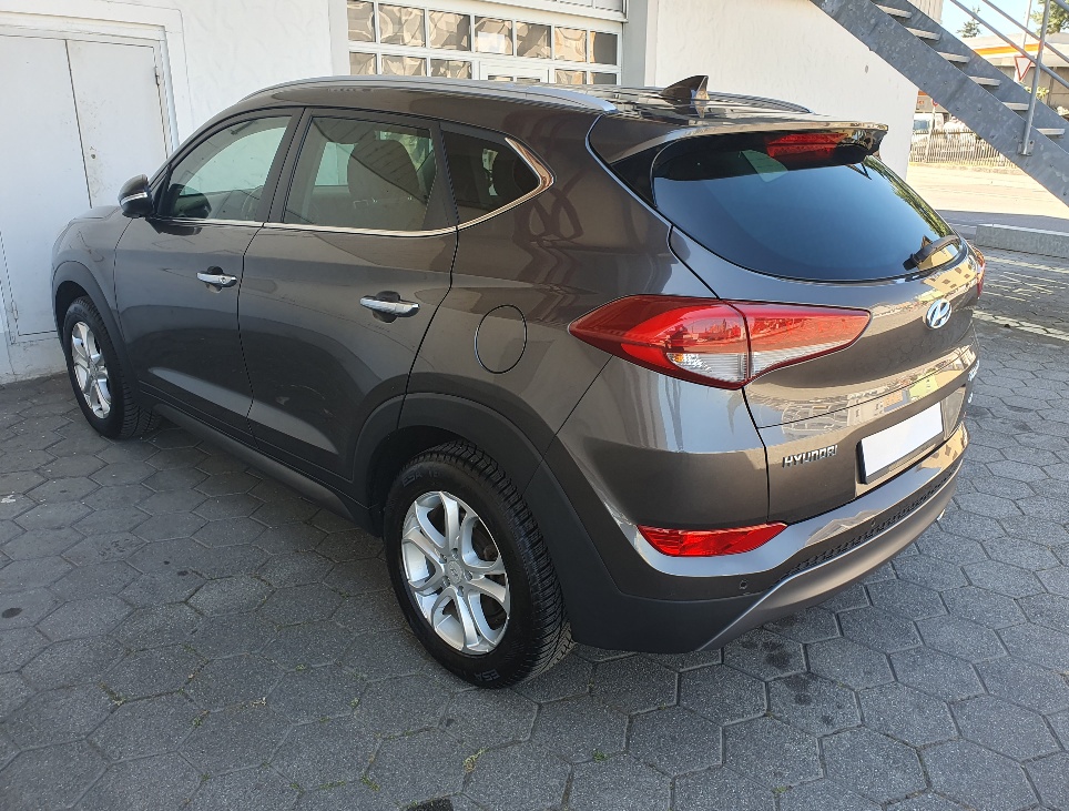 HYUNDAI Tucson 1.6 TGDI Plena 4WD Automatic-image-3