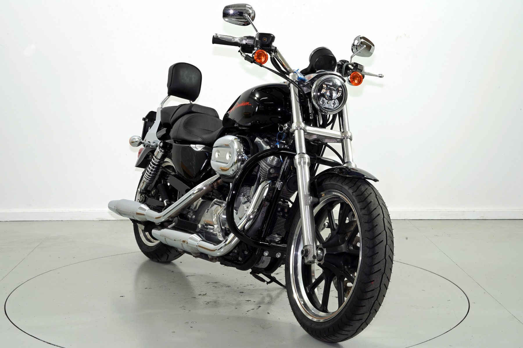 HARLEY-DAVIDSON XL883L-showroom-element-1
