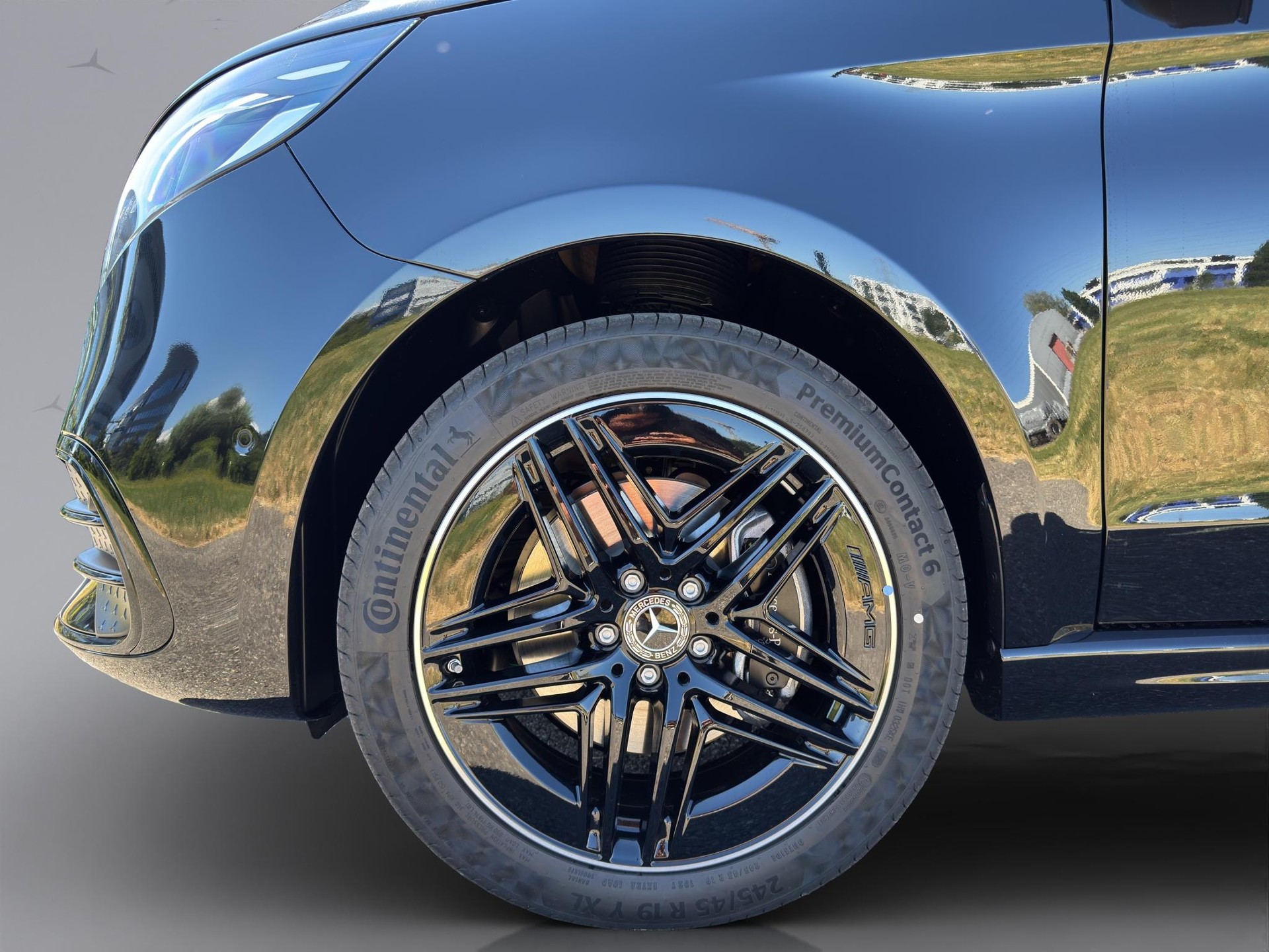 MERCEDES-BENZ V 300 d Swiss Ed. lang 4matic Van-image-3