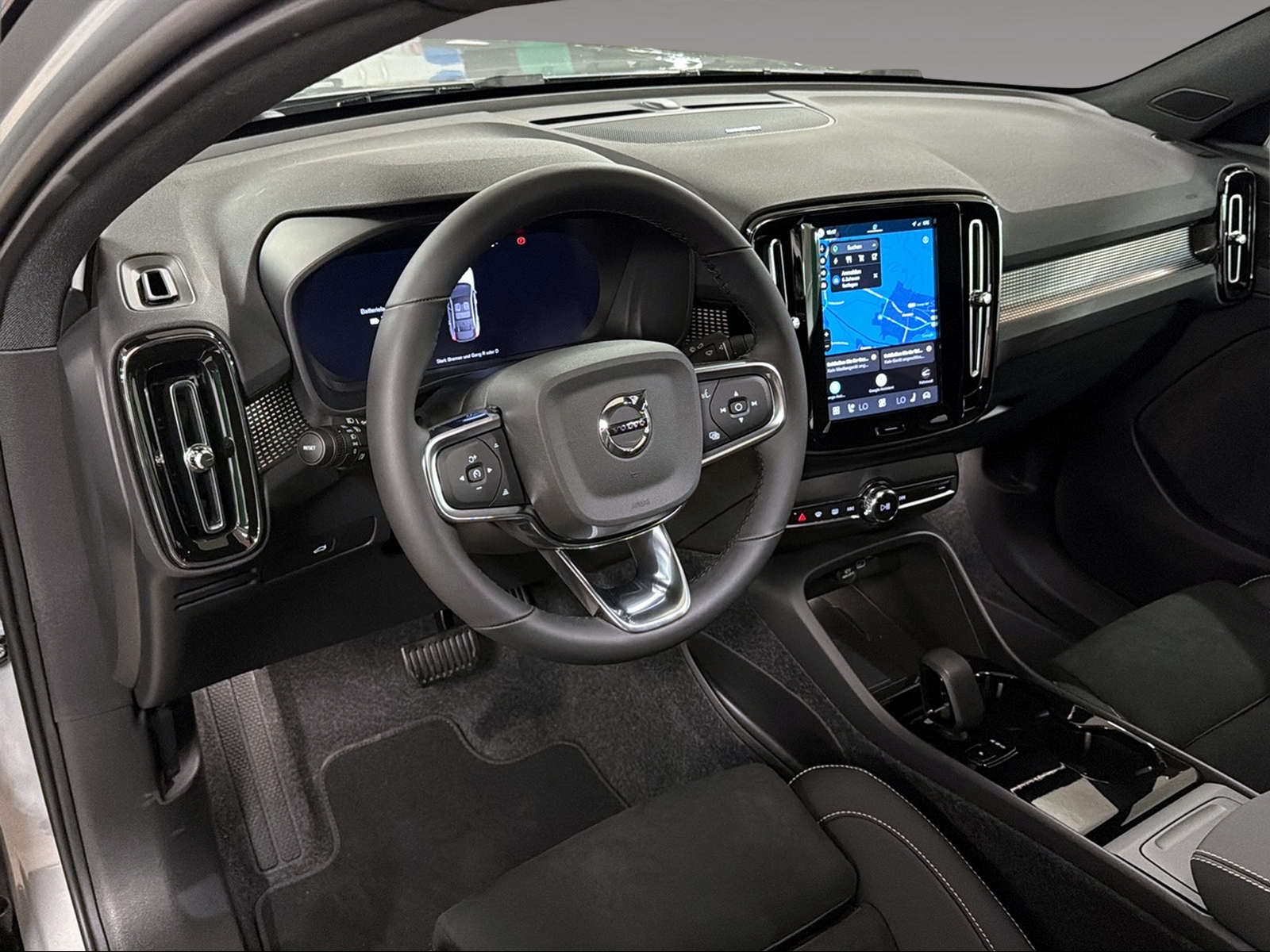 VOLVO EC40 Twin Ultra AWD XCENTRIC-image-9
