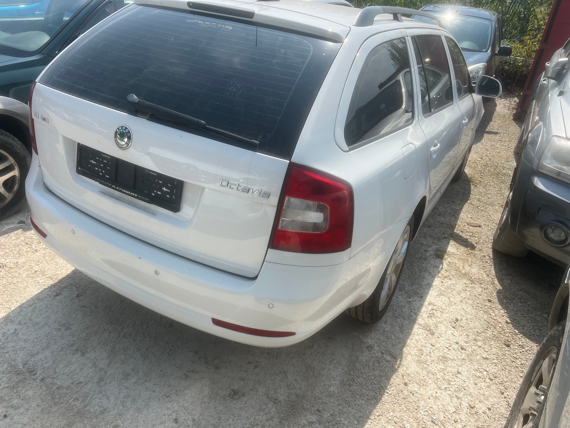 SKODA Octavia Combi 2.0 TDI Swiss Adventure 4x4-image-3
