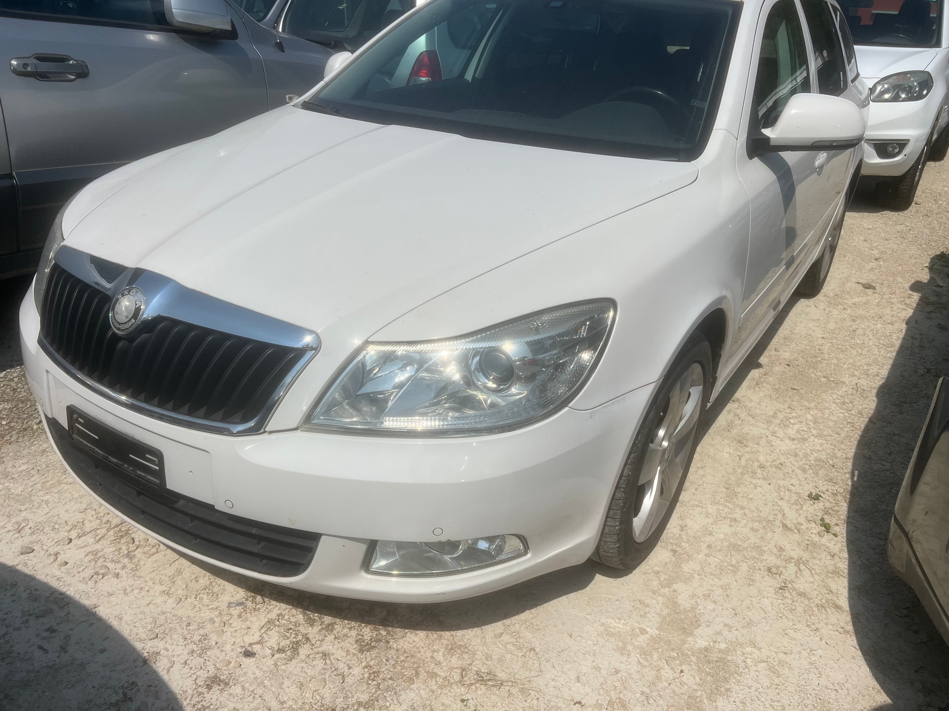 SKODA Octavia Combi 2.0 TDI Swiss Adventure 4x4-image-1