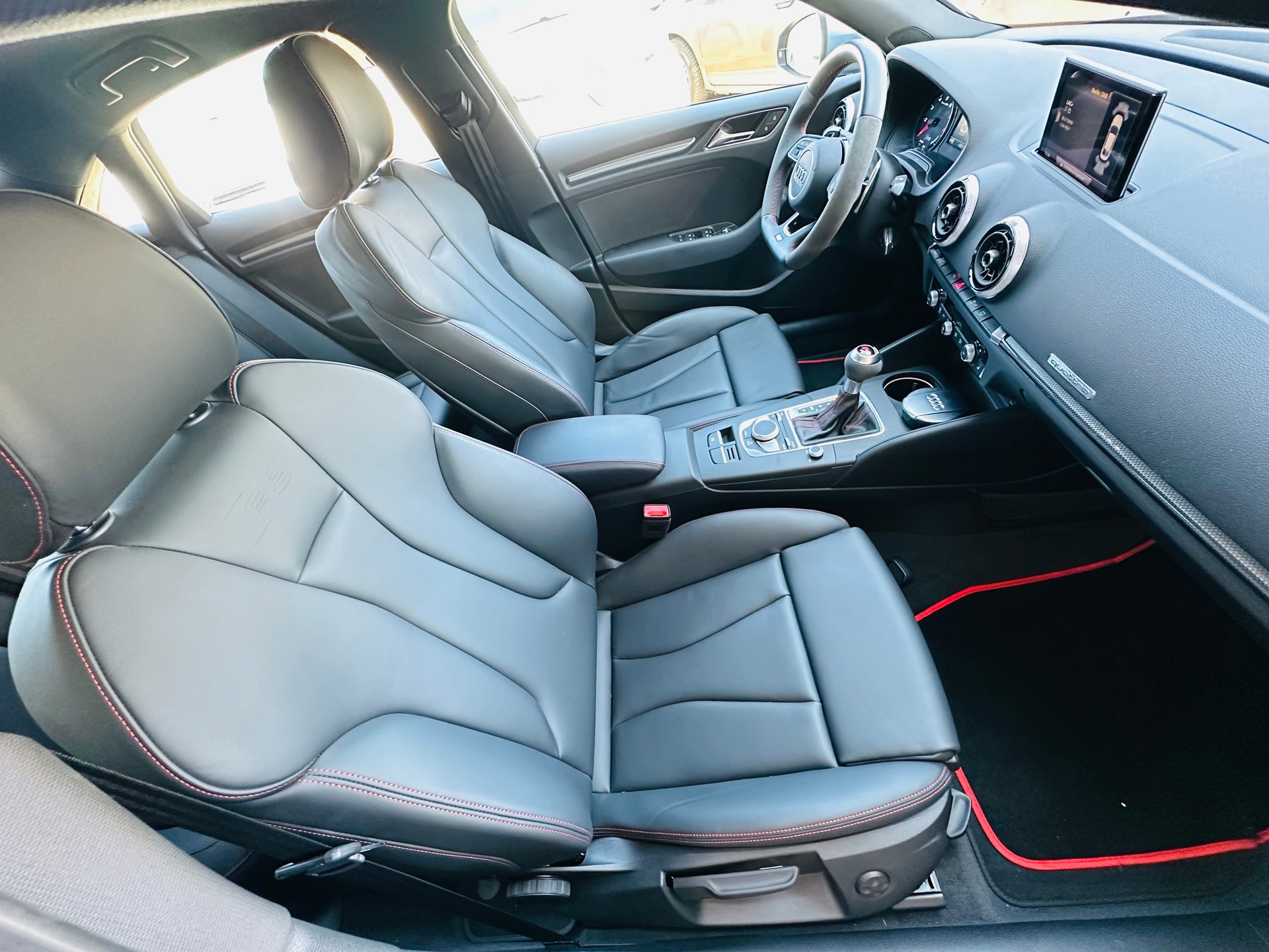 AUDI RS3 Limousine 2.5 TSI quattro S-tronic-image-10