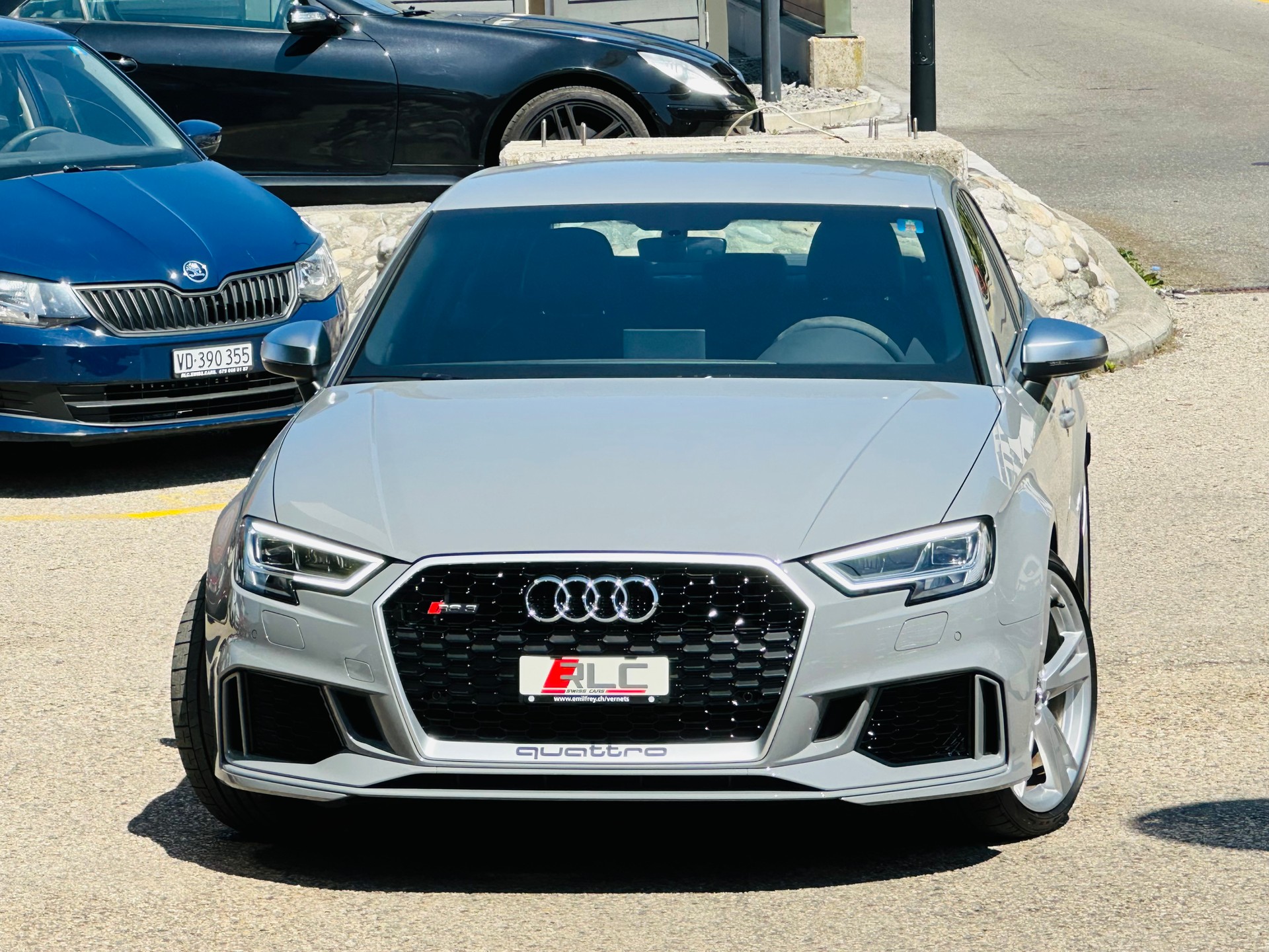AUDI RS3 Limousine 2.5 TSI quattro S-tronic-image-2