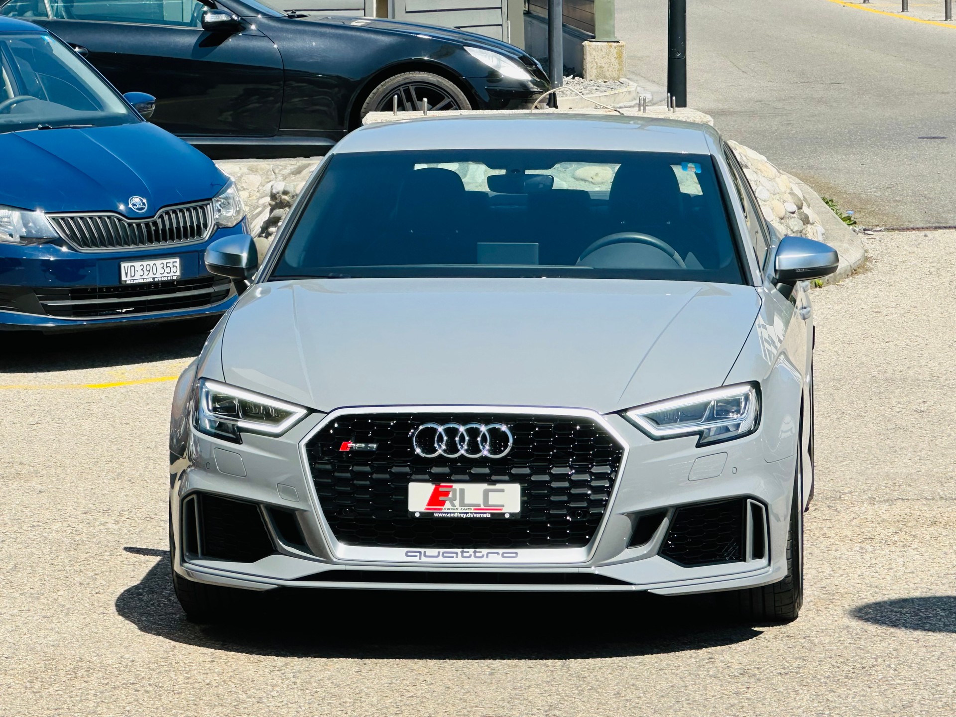 AUDI RS3 Limousine 2.5 TSI quattro S-tronic-image-4